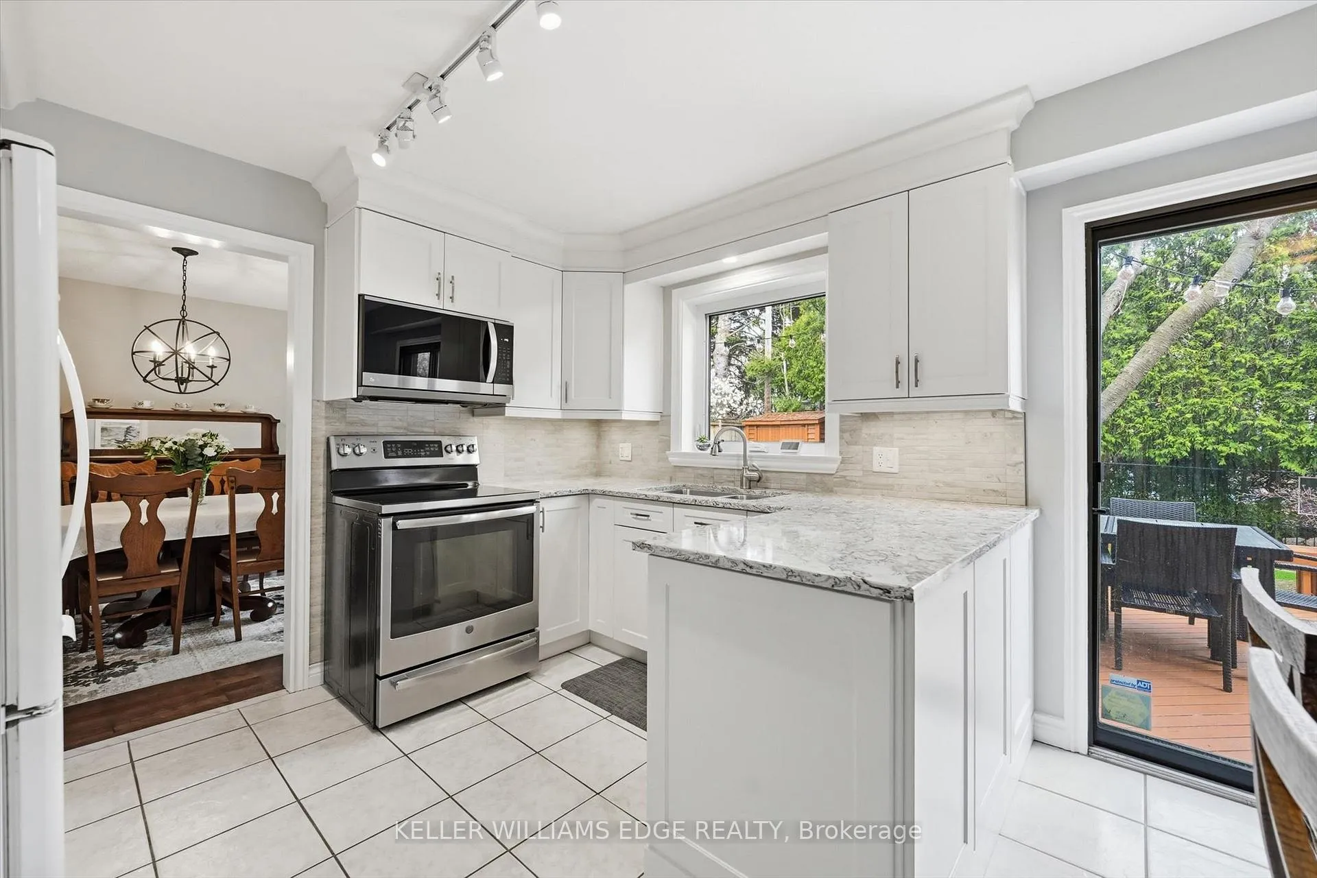 Photo 12 of 314 Lakeview Avenue, Burlington, Roseland — HOMEH