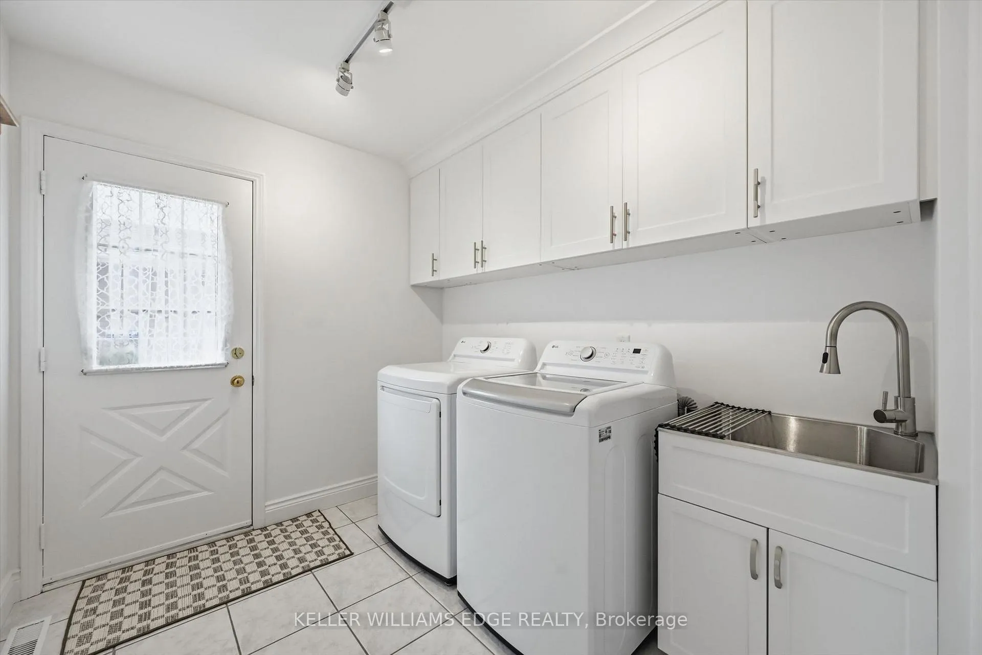 Photo 19 of 314 Lakeview Avenue, Burlington, Roseland — HOMEH