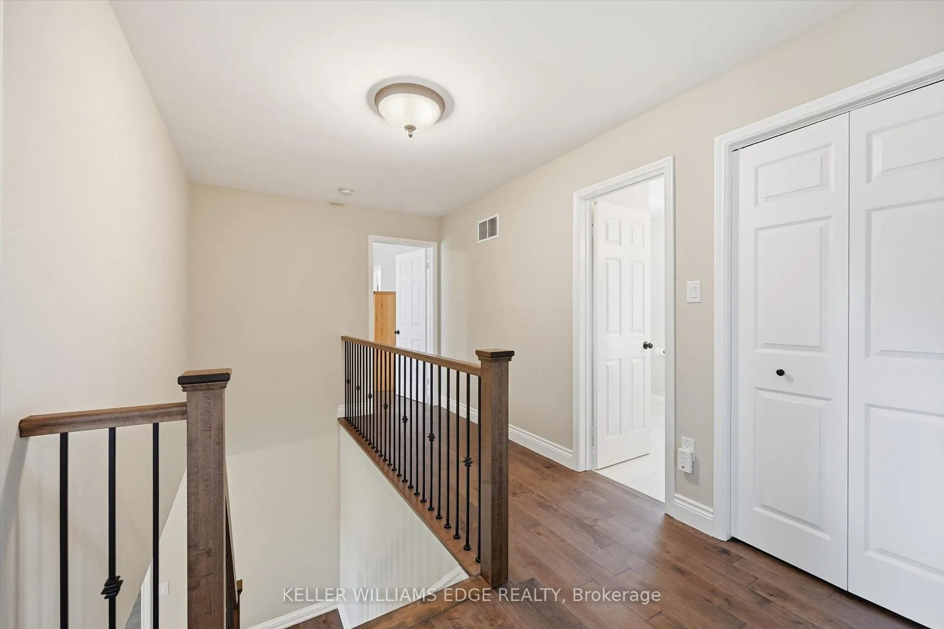 Photo 20 of 314 Lakeview Avenue, Burlington, Roseland — HOMEH