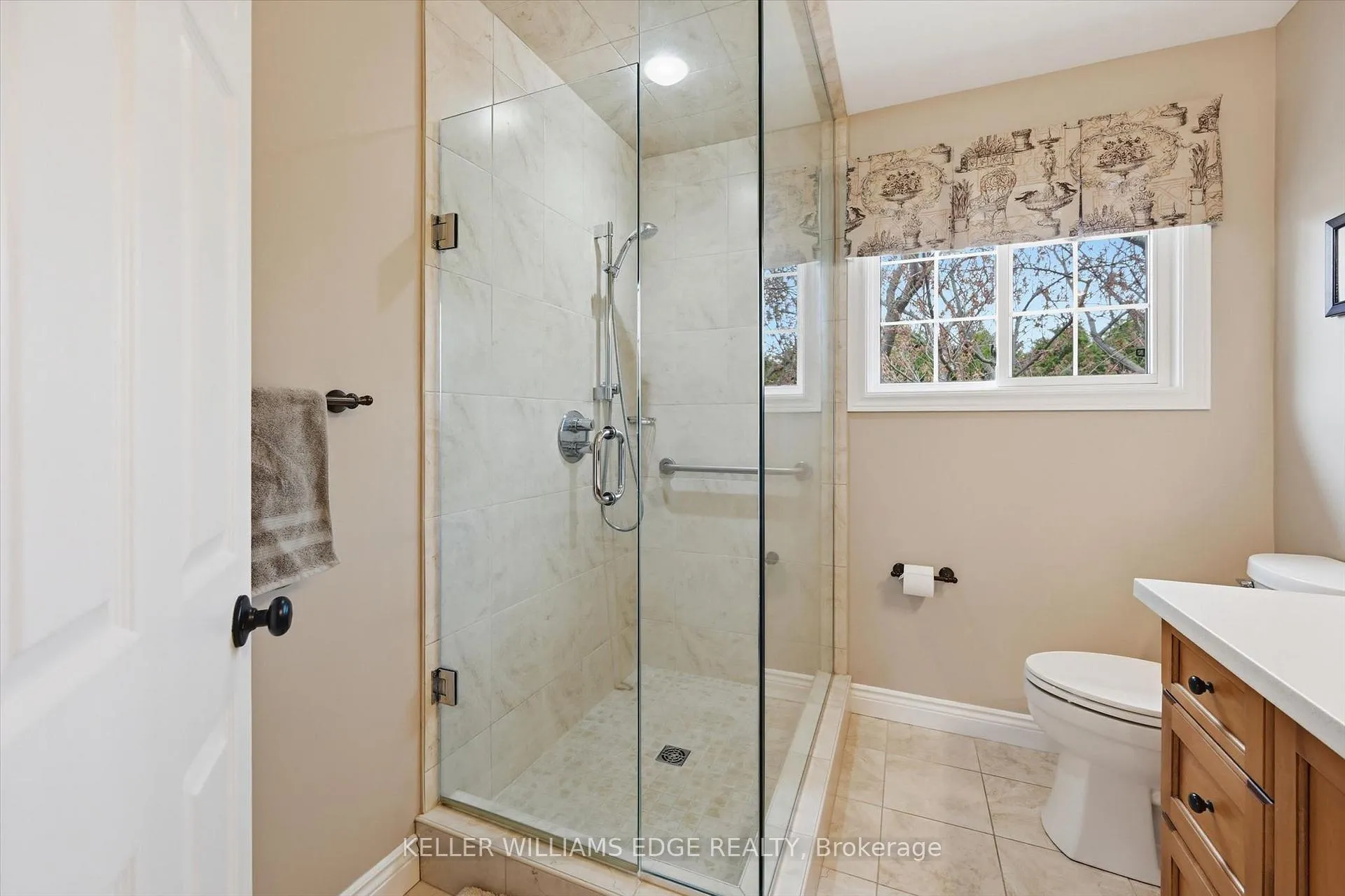 Photo 24 of 314 Lakeview Avenue, Burlington, Roseland — HOMEH
