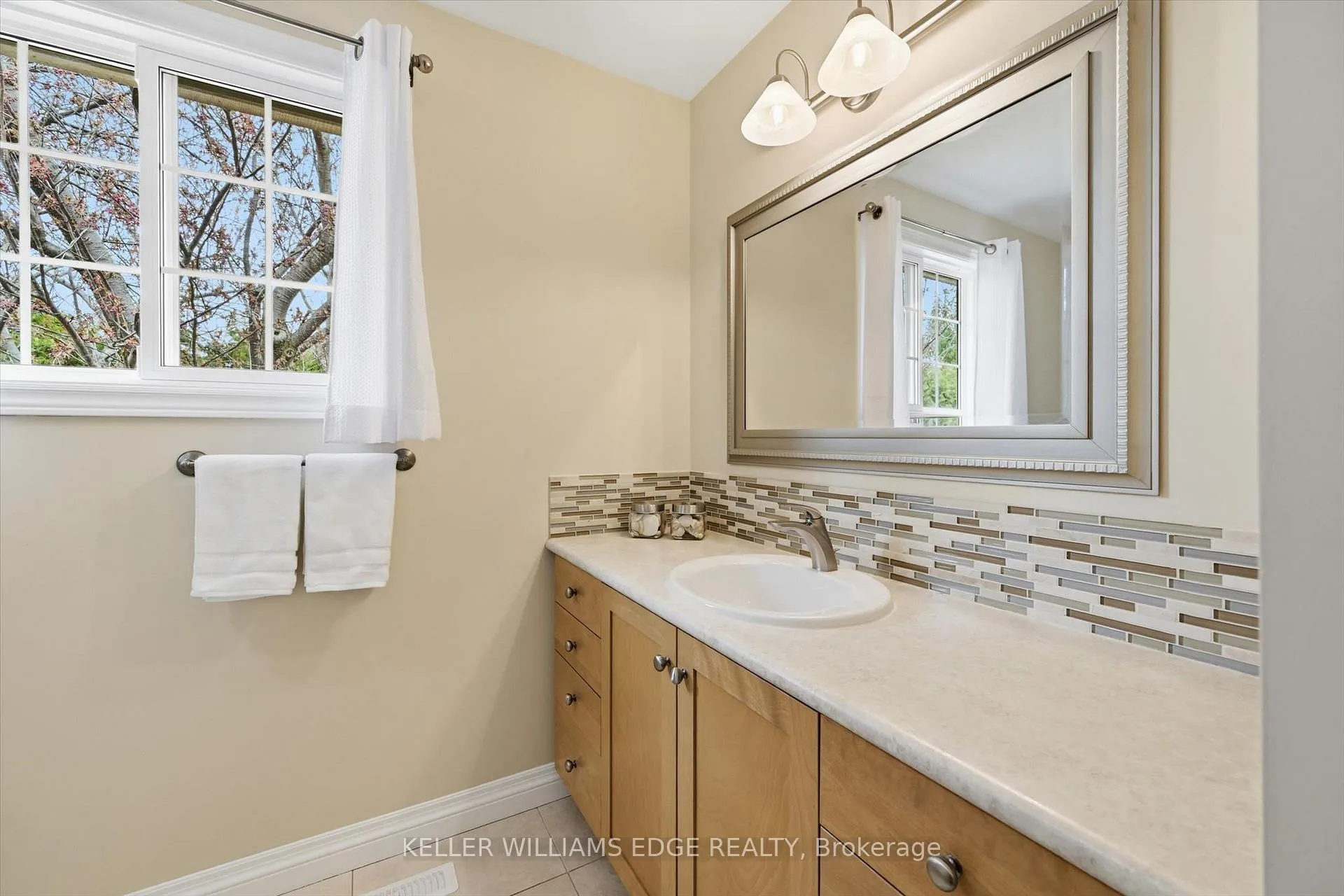 Photo 29 of 314 Lakeview Avenue, Burlington, Roseland — HOMEH