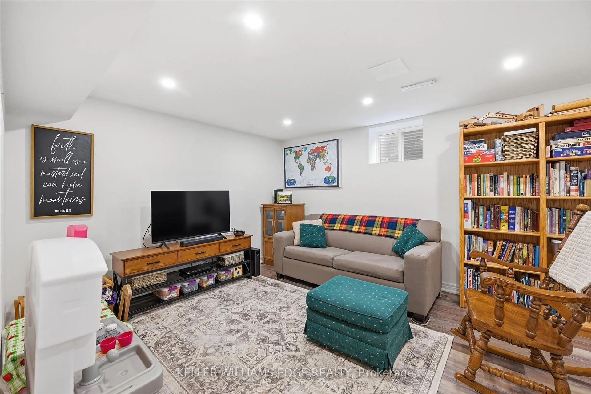 Photo 33 of 314 Lakeview Avenue, Burlington, Roseland — HOMEH
