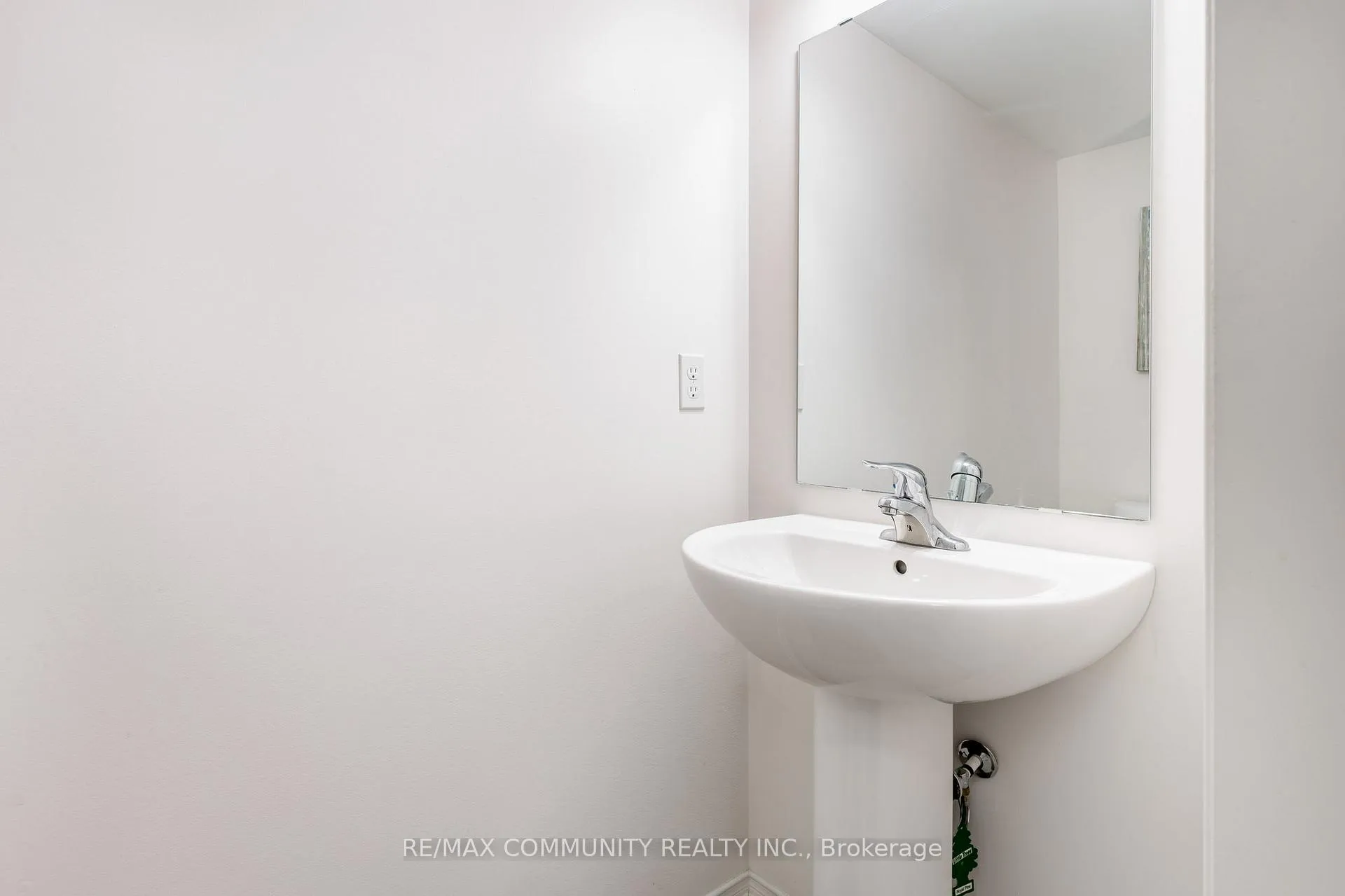 Photo 17 of Unit Room, 2757 Deputy Minister Path, Oshawa, Windfields — HOMEH