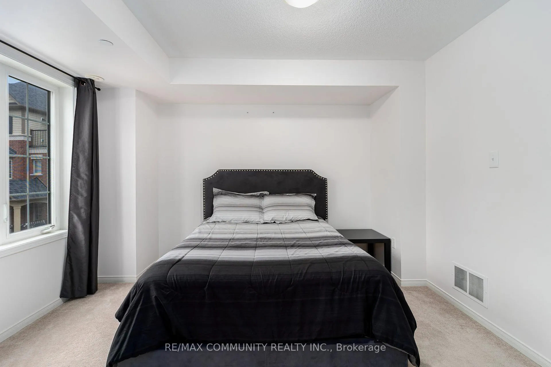 Photo 25 of Unit Room, 2757 Deputy Minister Path, Oshawa, Windfields — HOMEH