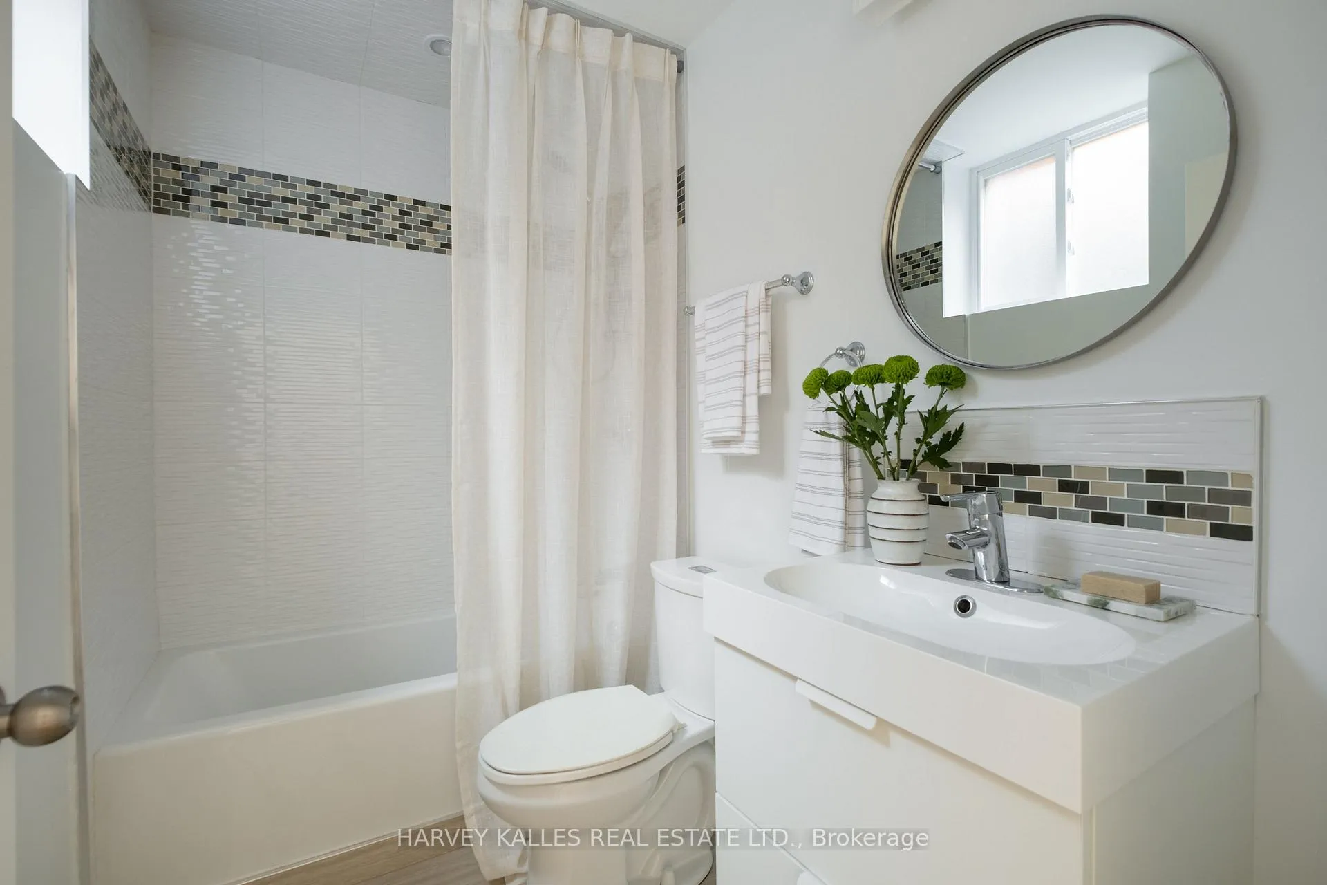 Photo 37 of 354 Highfield Road, Toronto, Greenwood-Coxwell — HOMEH