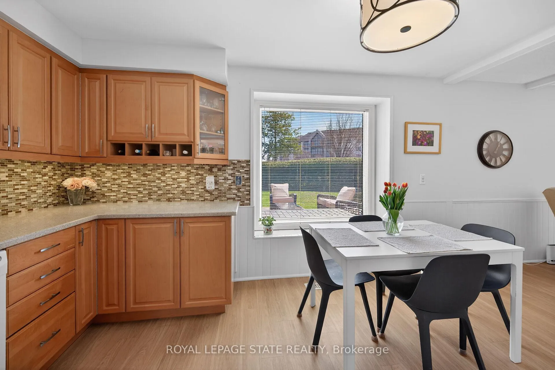 Photo 15 of 621 Tomahawk Crescent, Hamilton, Ancaster — HOMEH