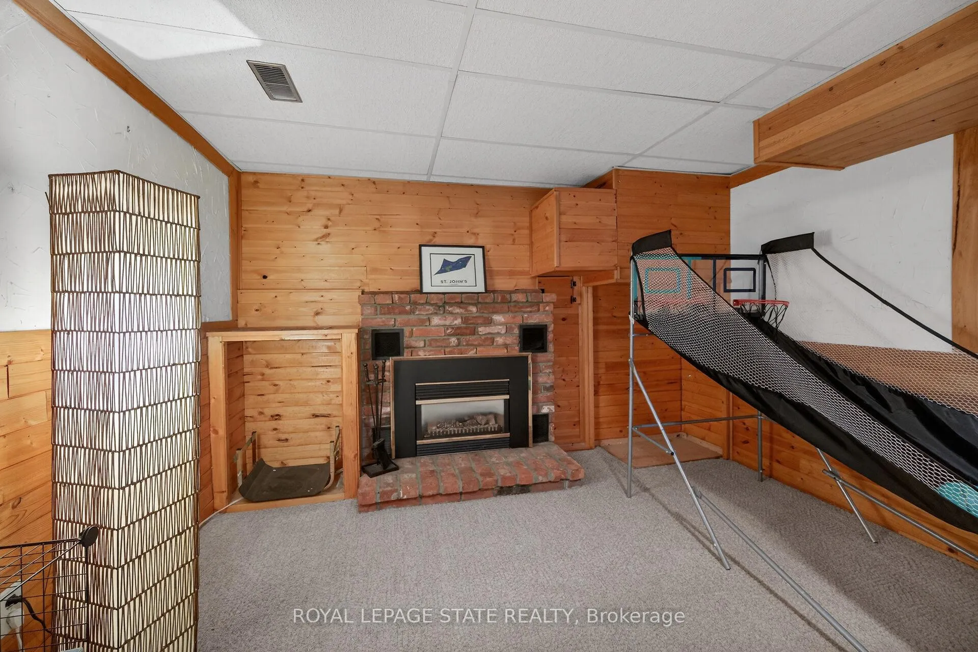 Photo 31 of 621 Tomahawk Crescent, Hamilton, Ancaster — HOMEH