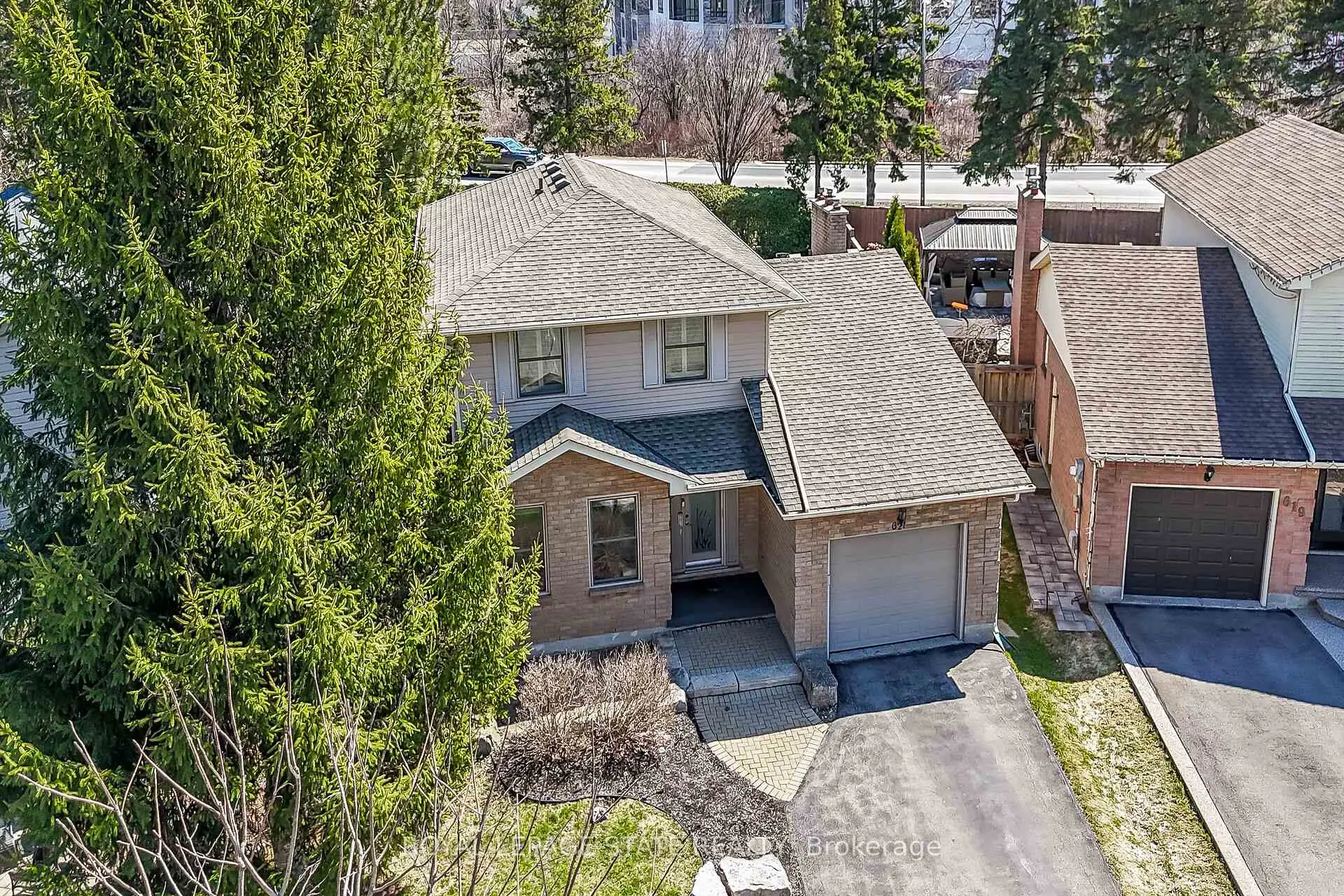 Photo 45 of 621 Tomahawk Crescent, Hamilton, Ancaster — HOMEH