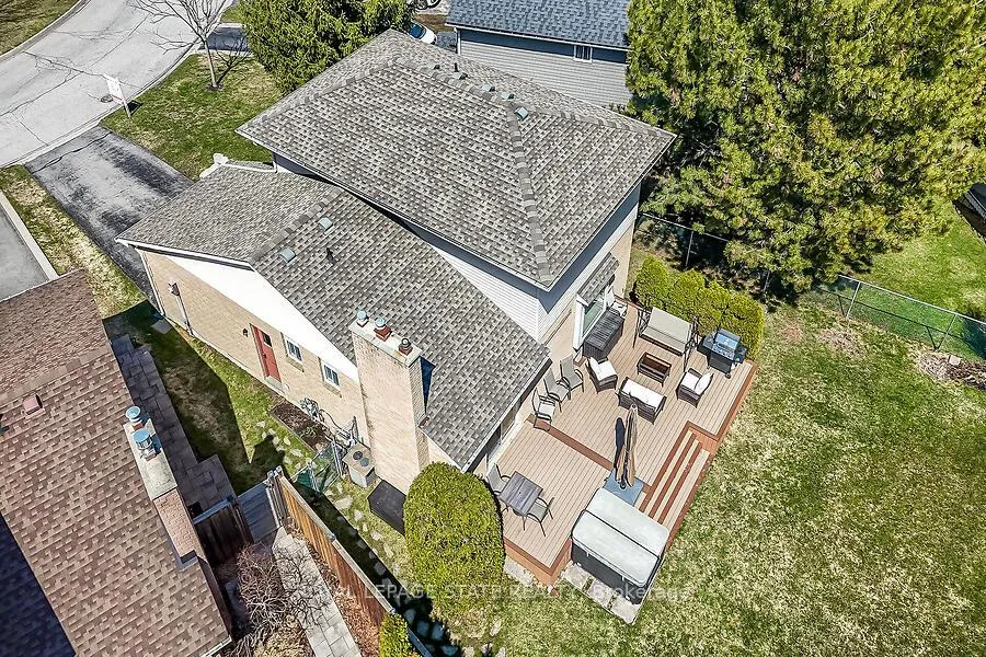 Photo 48 of 621 Tomahawk Crescent, Hamilton, Ancaster — HOMEH
