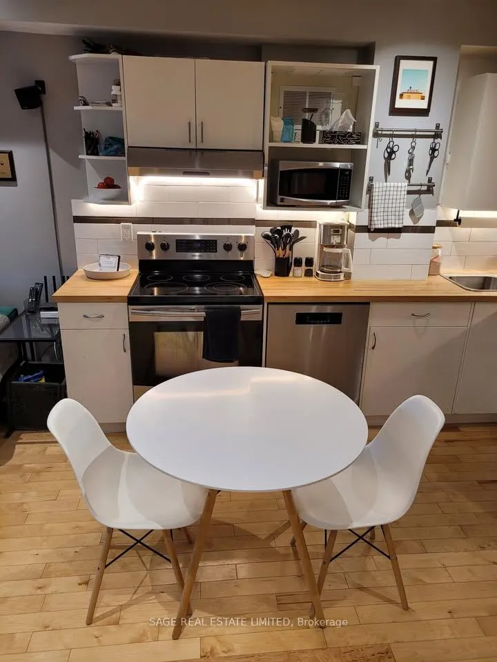 Photo 2 of Unit Upper, 108 Pearson Avenue, Toronto, Roncesvalles — HOMEH