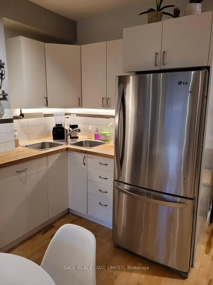 Photo 4 of Unit Upper, 108 Pearson Avenue, Toronto, Roncesvalles — HOMEH