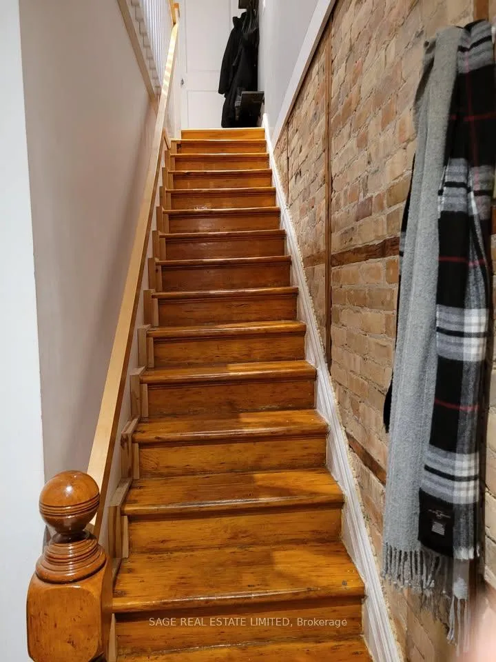 Photo 10 of Unit Upper, 108 Pearson Avenue, Toronto, Roncesvalles — HOMEH
