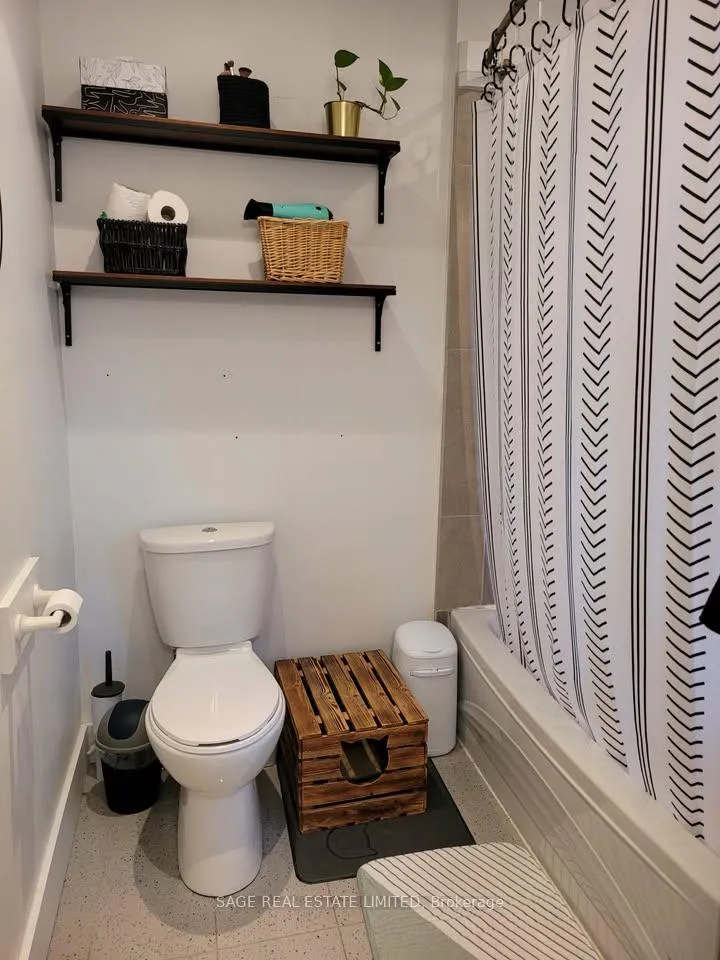 Photo 11 of Unit Upper, 108 Pearson Avenue, Toronto, Roncesvalles — HOMEH