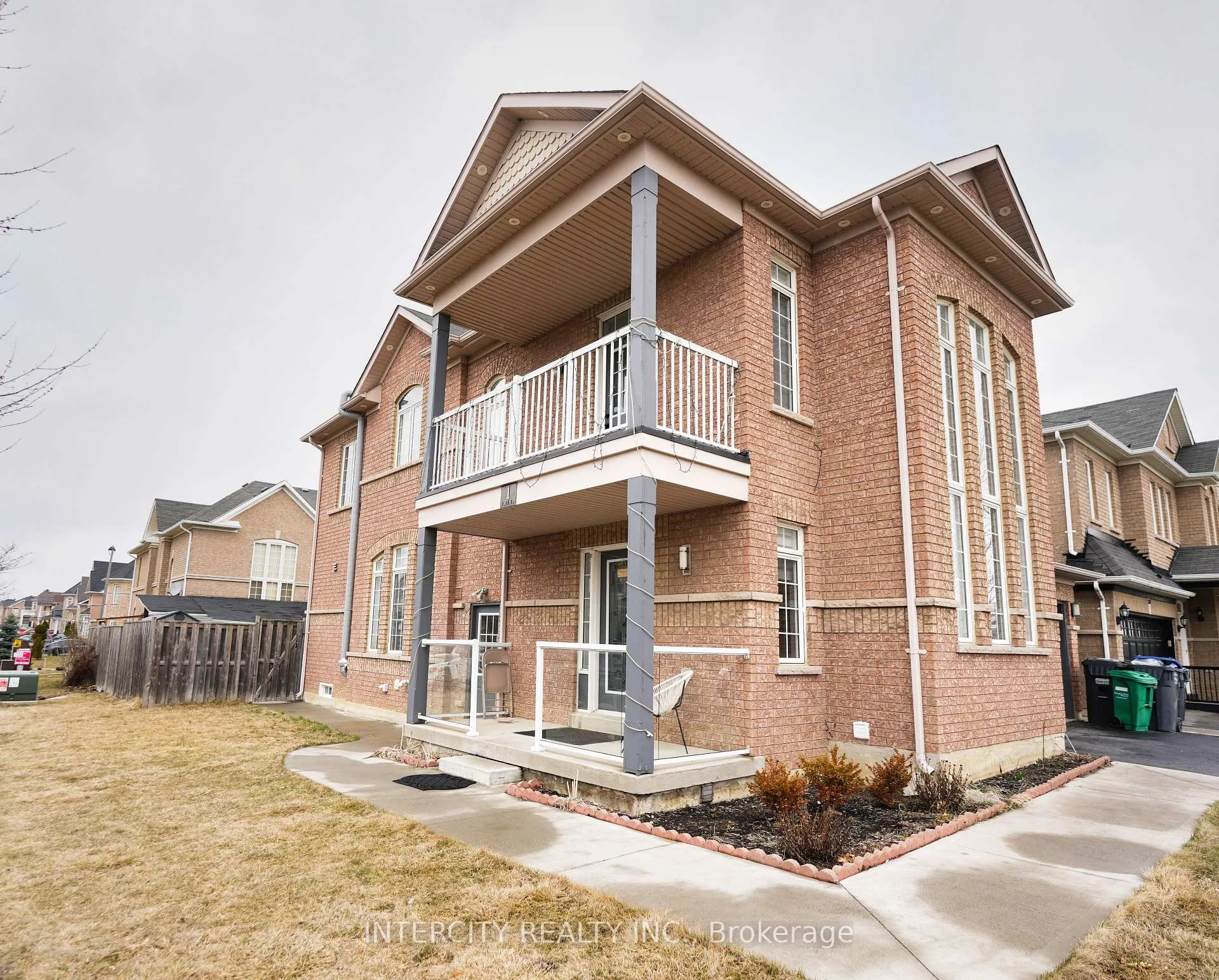 Photo 2 of 1 Pape Drive, Brampton, Sandringham-Wellington — HOMEH