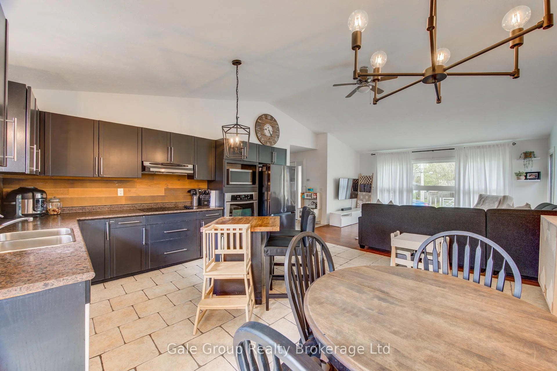 Photo 7 of 222 Caverly Road S, Aylmer — HOMEH