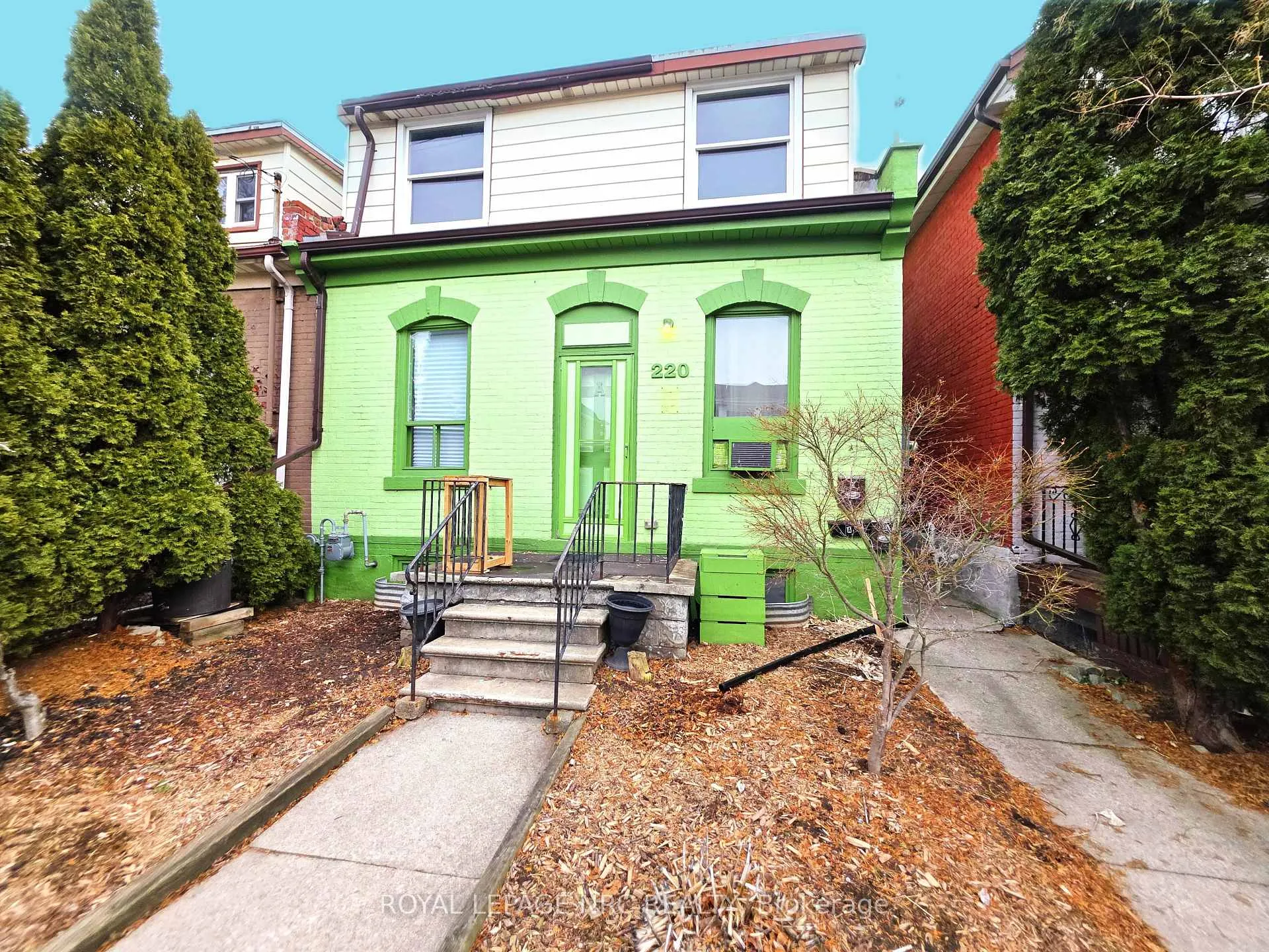Photo 2 of 220 Emerald Street N, Hamilton, Landsdale — HOMEH