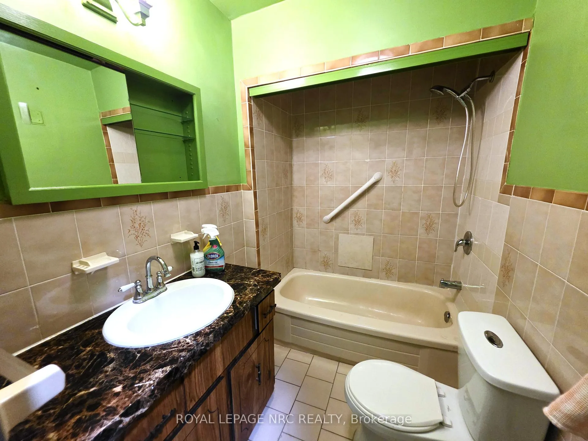 Photo 6 of 220 Emerald Street N, Hamilton, Landsdale — HOMEH