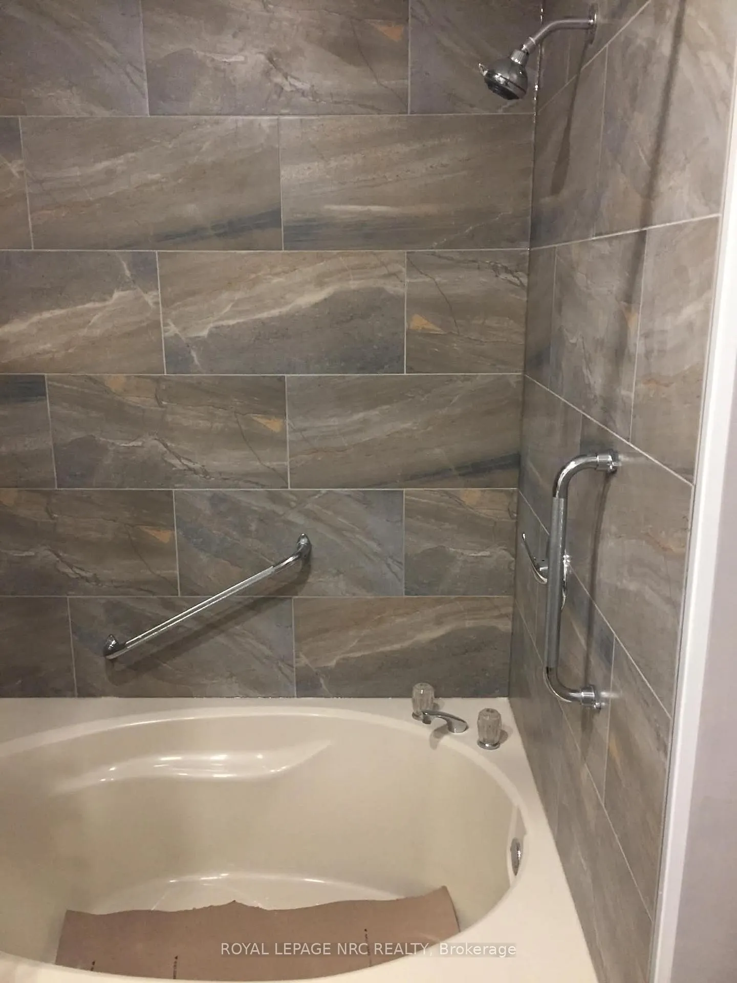 Photo 8 of 220 Emerald Street N, Hamilton, Landsdale — HOMEH