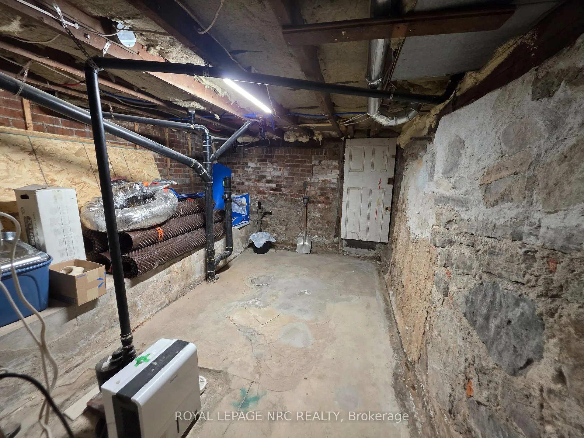 Photo 20 of 220 Emerald Street N, Hamilton, Landsdale — HOMEH
