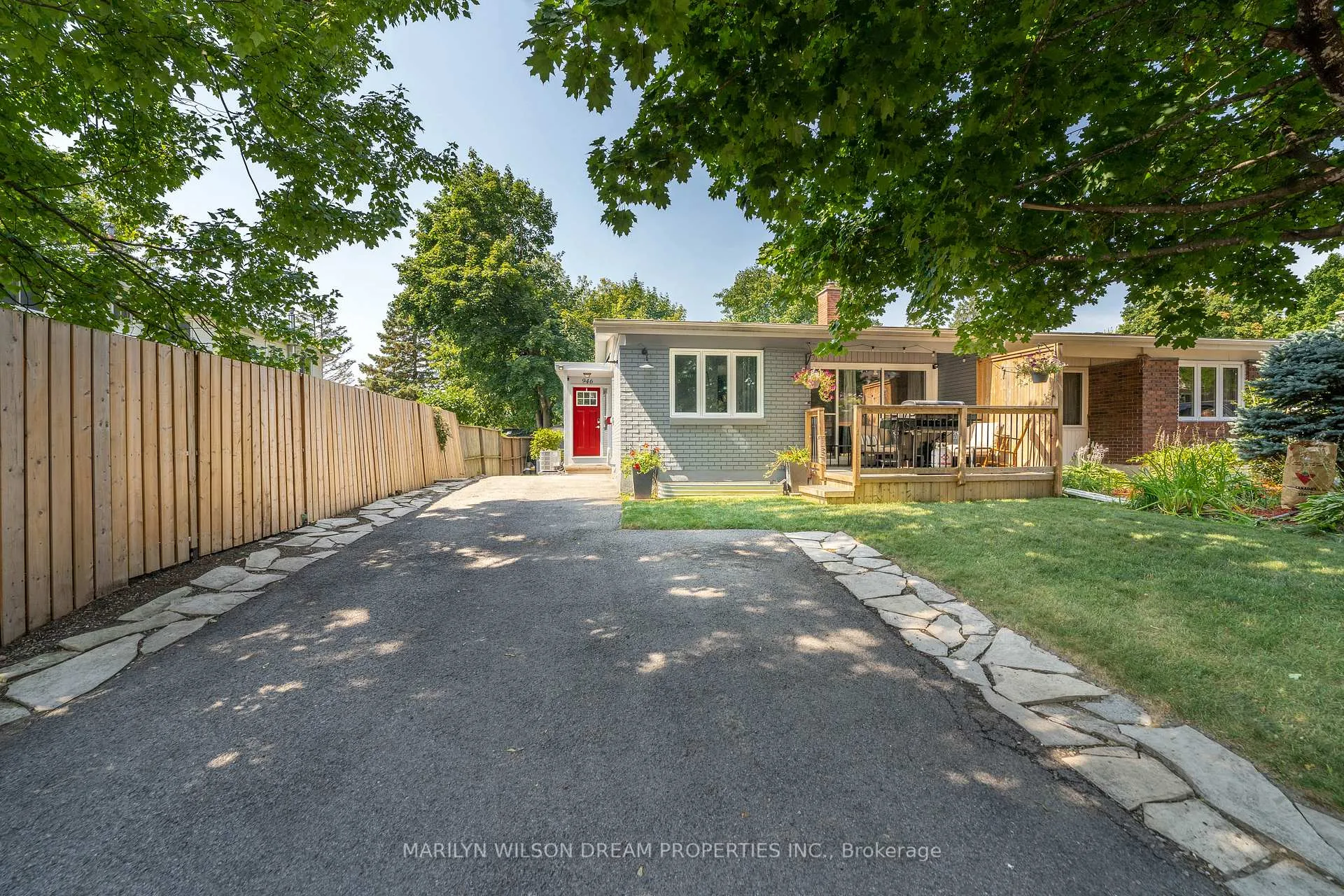 Photo 4 of 946 Elmsmere Road, Ottawa, Beacon Hill South — HOMEH