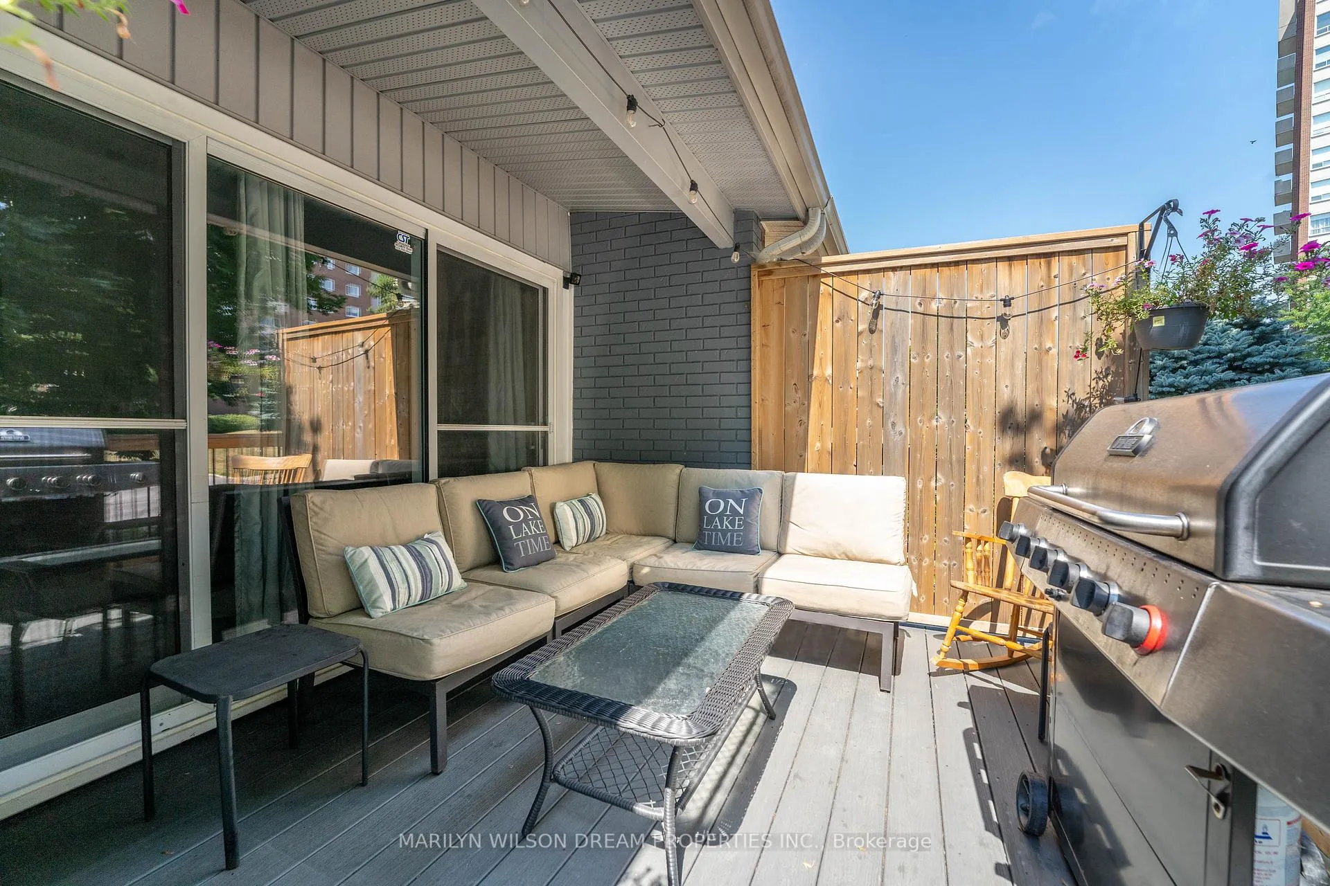 Photo 5 of 946 Elmsmere Road, Ottawa, Beacon Hill South — HOMEH
