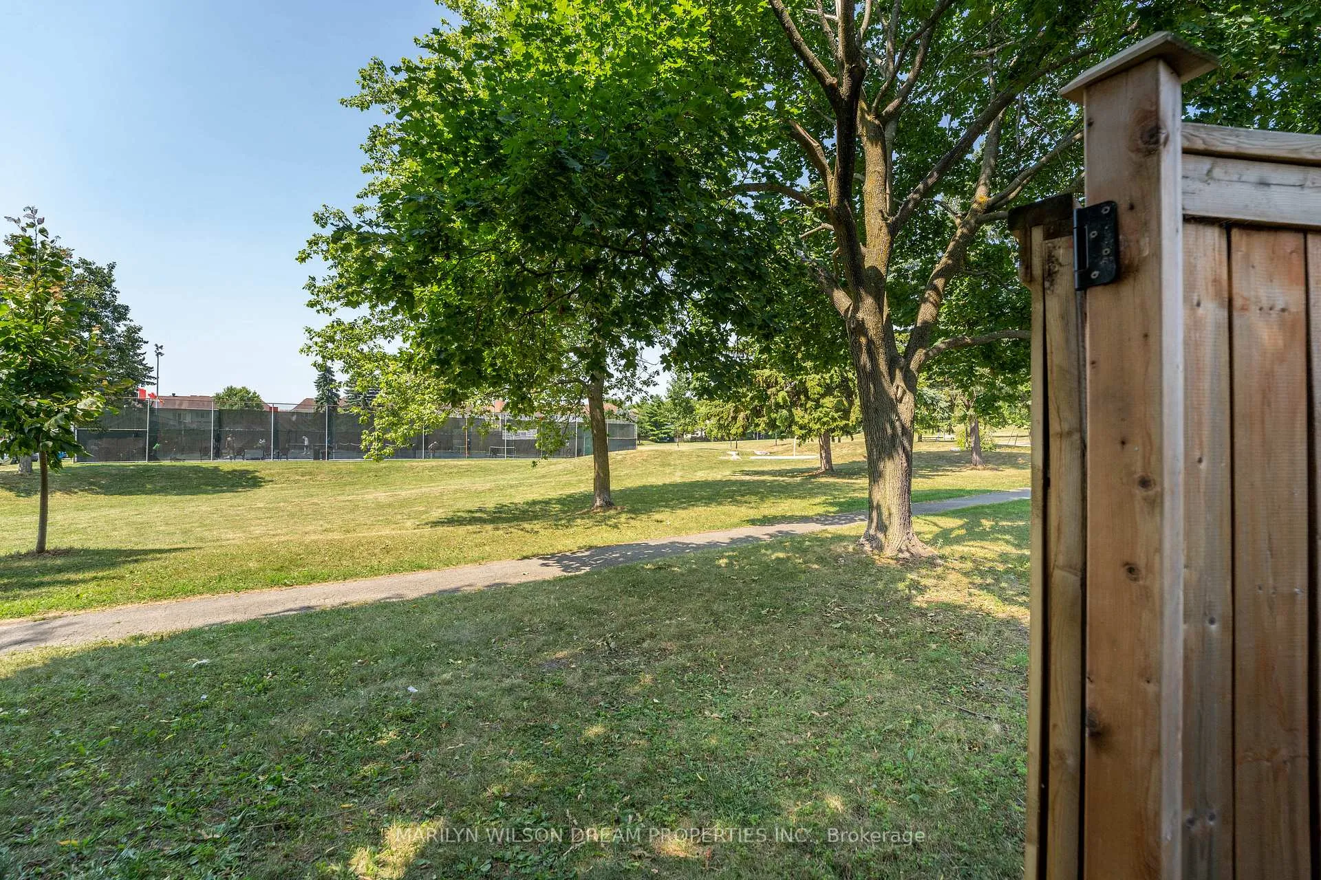 Photo 9 of 946 Elmsmere Road, Ottawa, Beacon Hill South — HOMEH