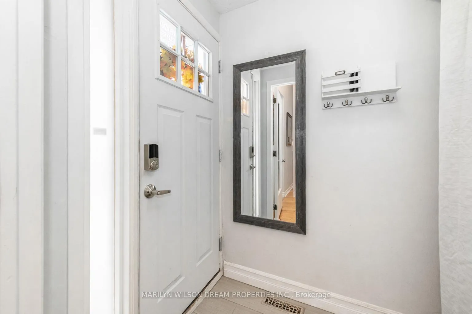 Photo 10 of 946 Elmsmere Road, Ottawa, Beacon Hill South — HOMEH