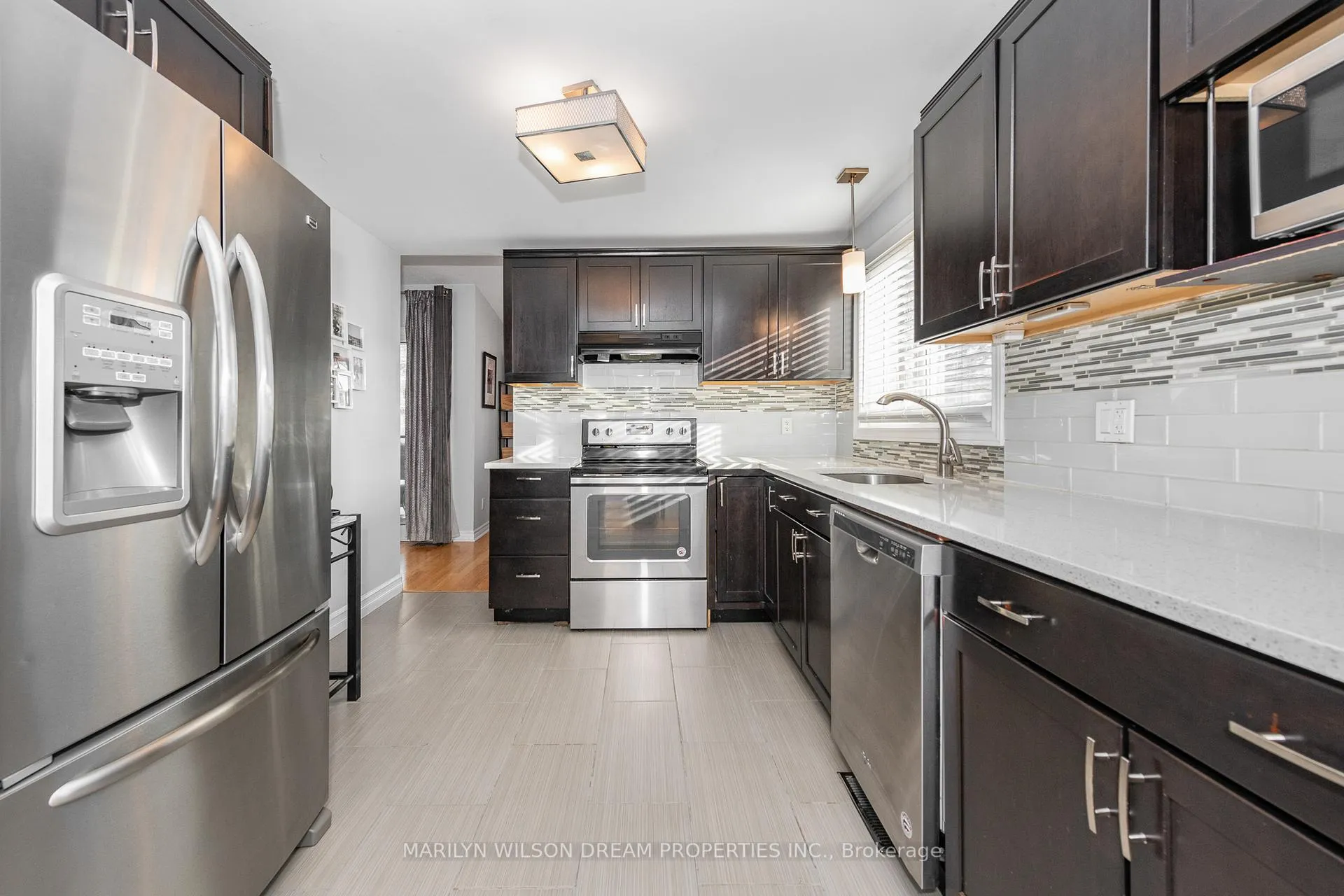 Photo 12 of 946 Elmsmere Road, Ottawa, Beacon Hill South — HOMEH