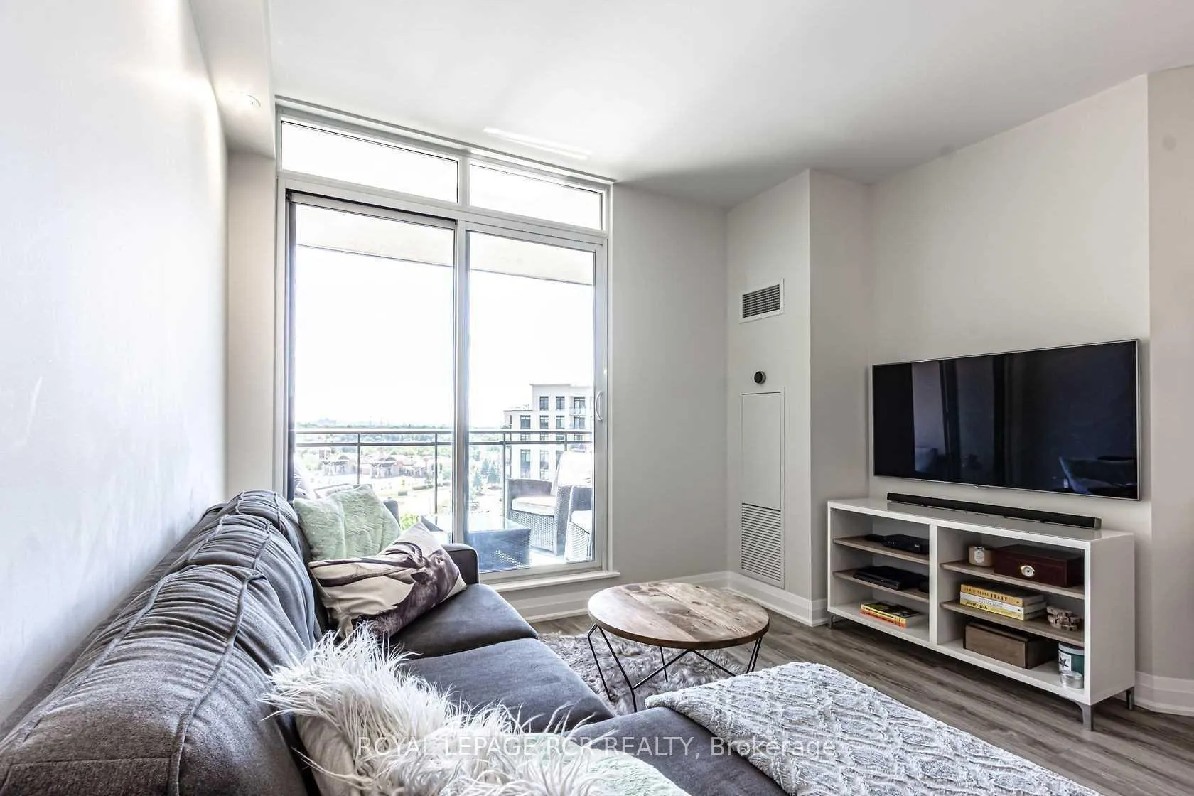 Photo 5 of Unit 913, 12 Woodstream Boulevard, Vaughan, Vaughan Grove — HOMEH