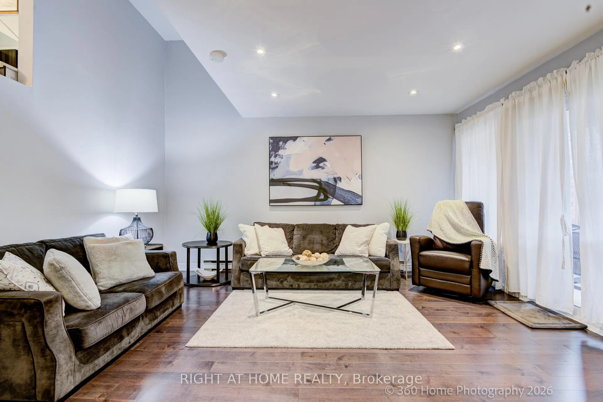 Photo 1 of Unit 80, 221 Milestone Crescent, Aurora, Aurora Village — HOMEH