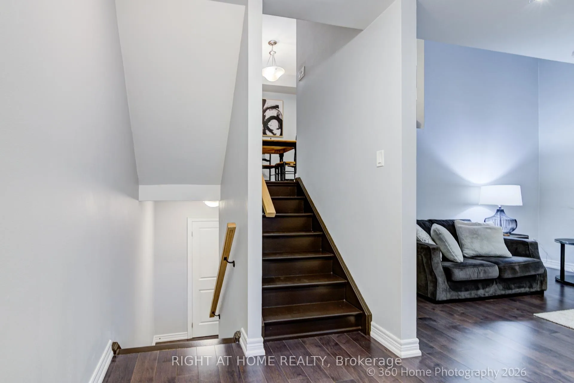 Photo 6 of Unit 80, 221 Milestone Crescent, Aurora, Aurora Village — HOMEH