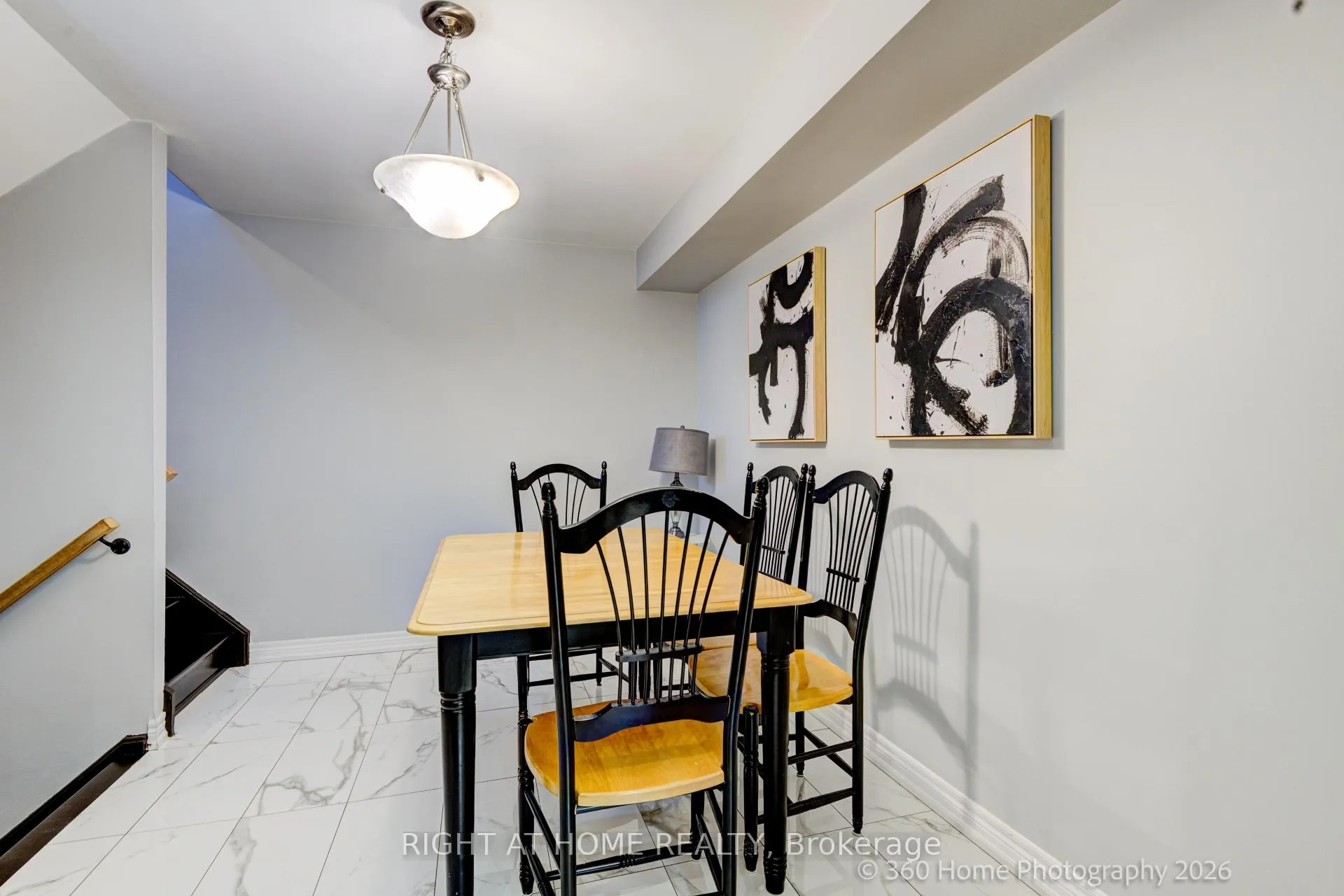 Photo 10 of Unit 80, 221 Milestone Crescent, Aurora, Aurora Village — HOMEH