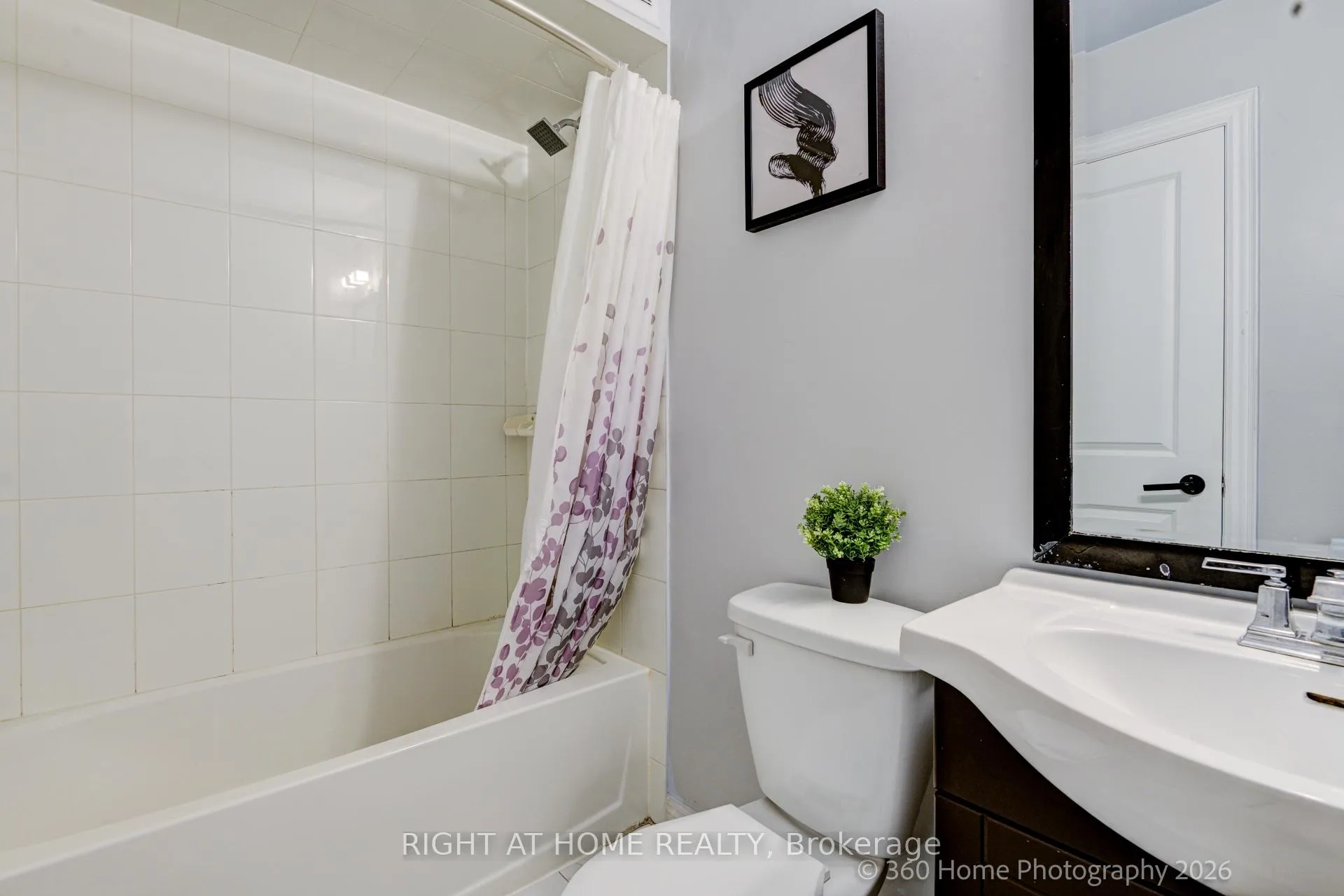 Photo 17 of Unit 80, 221 Milestone Crescent, Aurora, Aurora Village — HOMEH