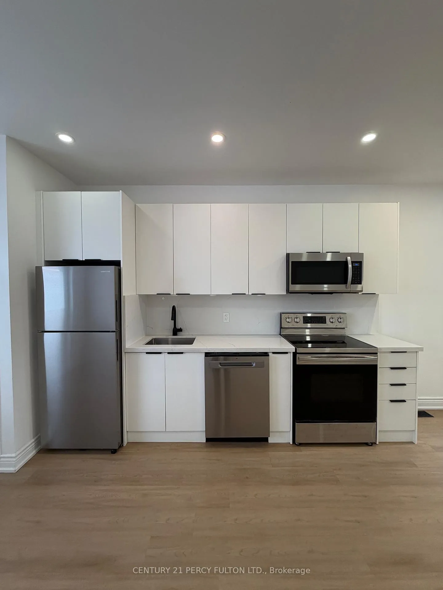 Photo 4 of Unit Main, 382 Lansdowne Avenue, Toronto, Dufferin Grove — HOMEH