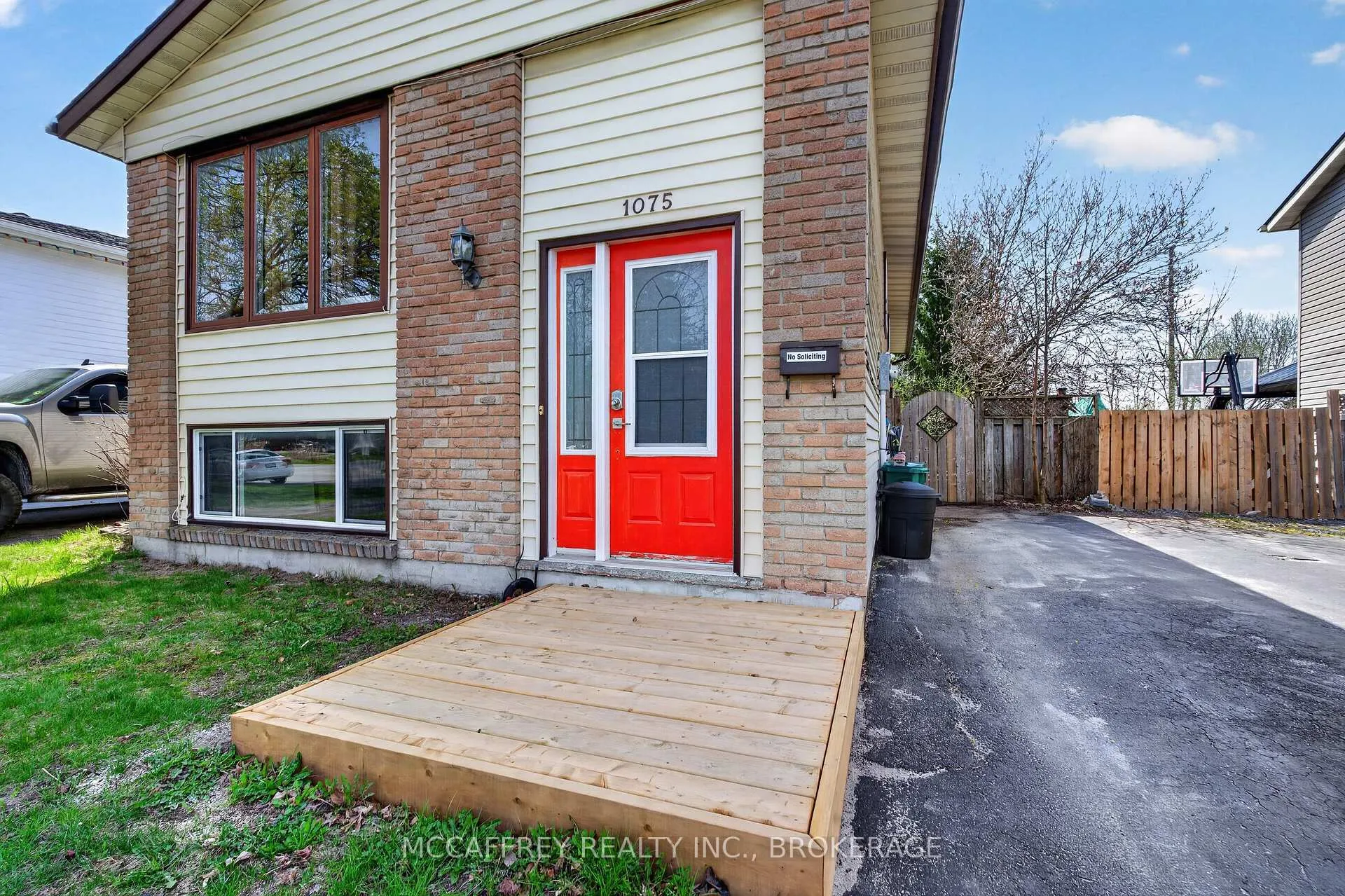 Photo 2 of 1075 Basswood Place, Kingston, City Northwest — HOMEH