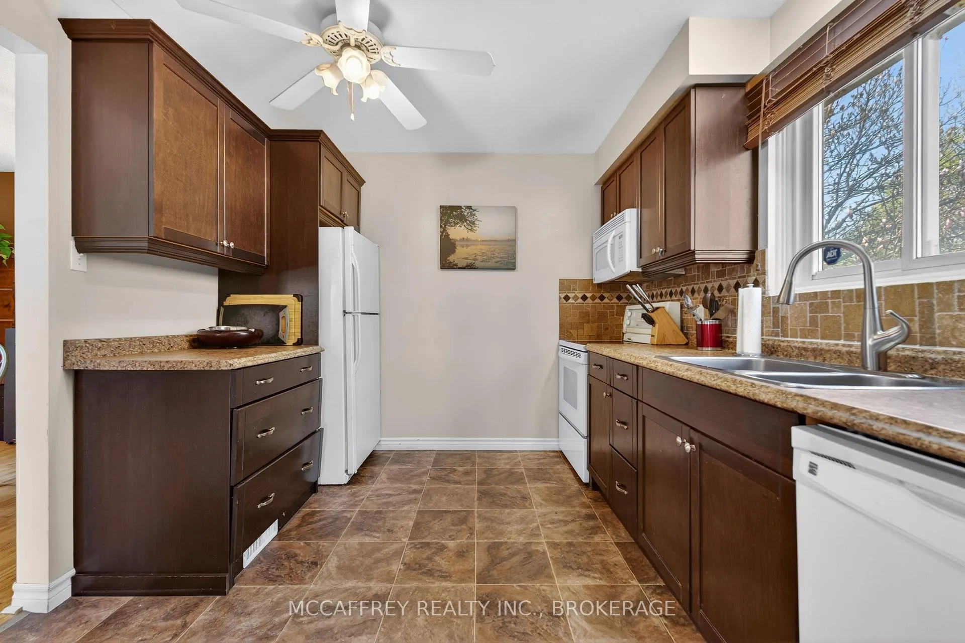 Photo 10 of 1075 Basswood Place, Kingston, City Northwest — HOMEH