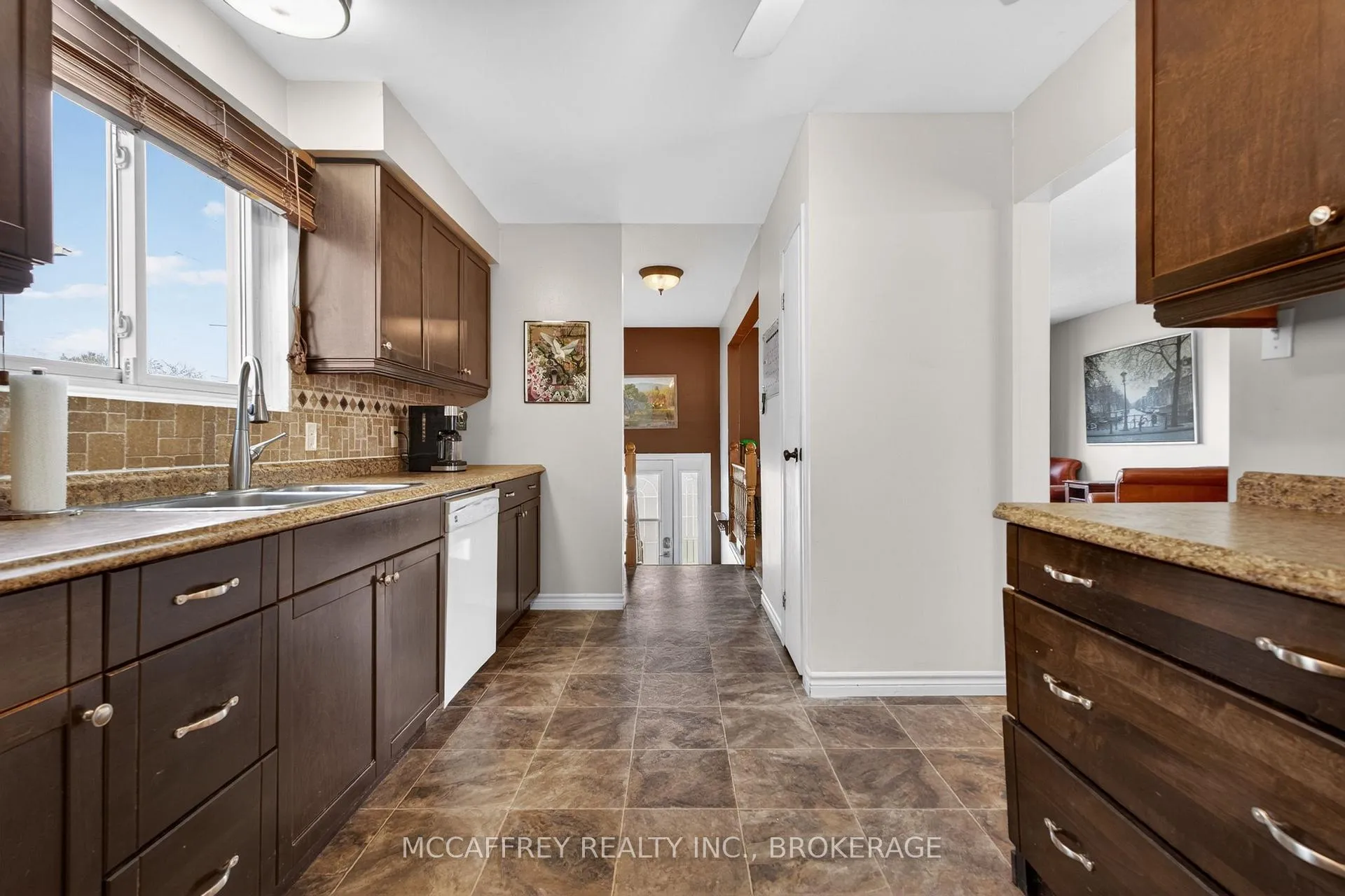 Photo 11 of 1075 Basswood Place, Kingston, City Northwest — HOMEH