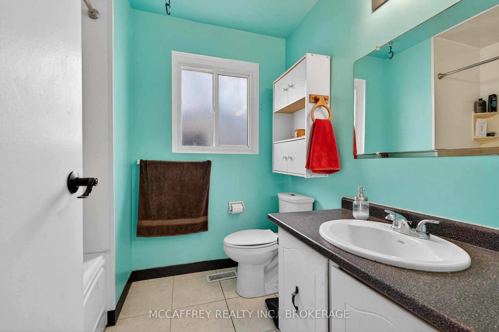 Photo 15 of 1075 Basswood Place, Kingston, City Northwest — HOMEH