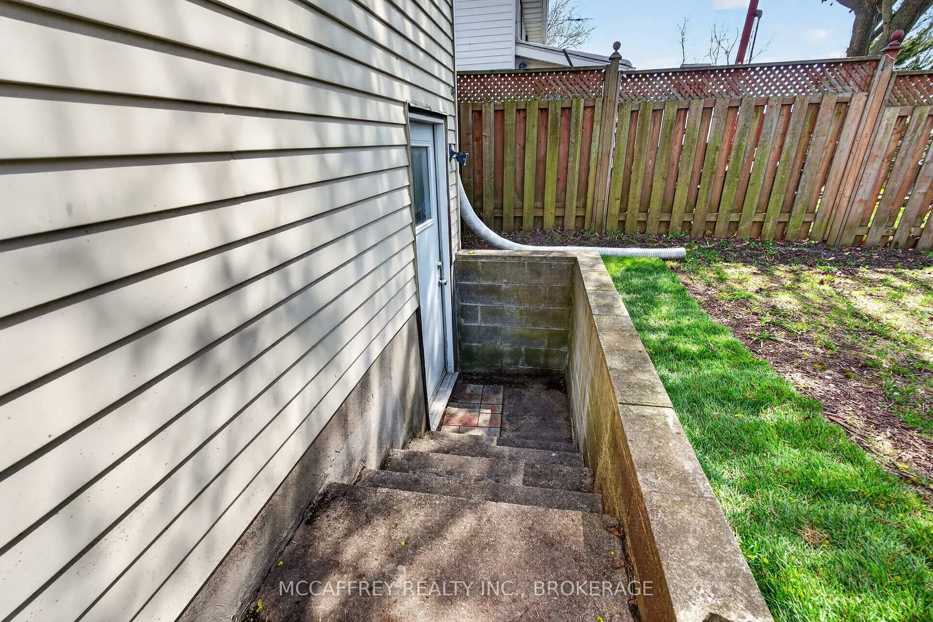 Photo 33 of 1075 Basswood Place, Kingston, City Northwest — HOMEH