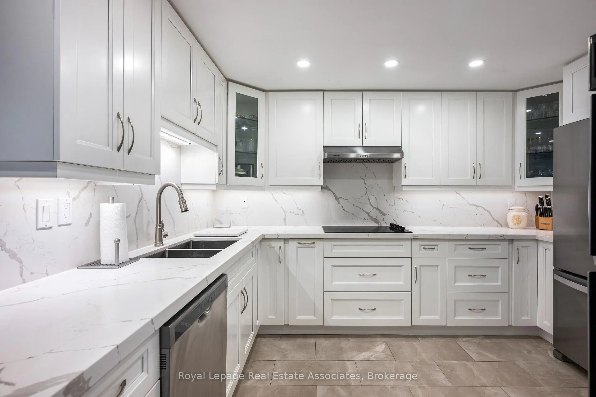 Photo 8 of Unit 1402, 20 Mcfarlane Drive, Halton Hills, Georgetown — HOMEH