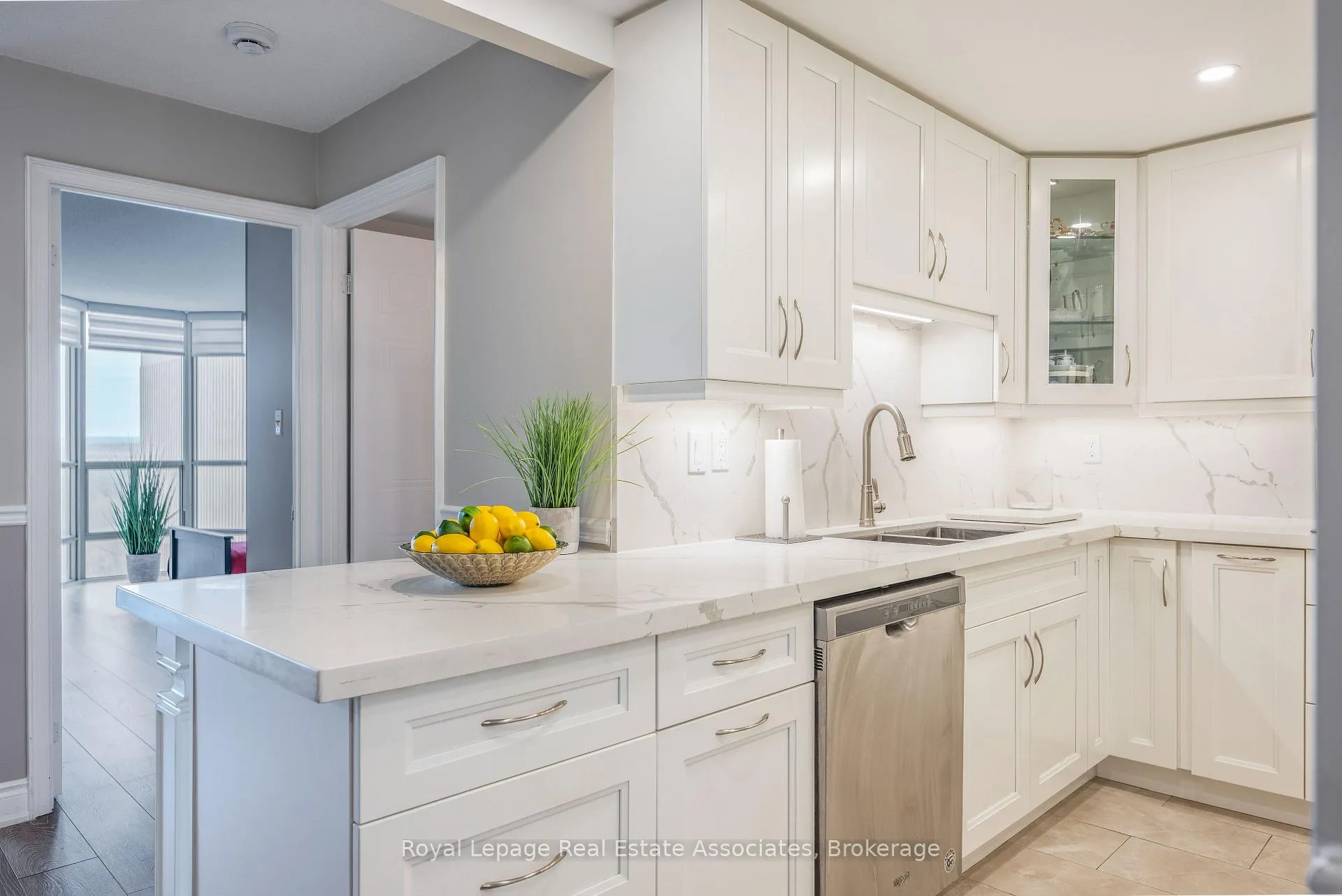 Photo 10 of Unit 1402, 20 Mcfarlane Drive, Halton Hills, Georgetown — HOMEH