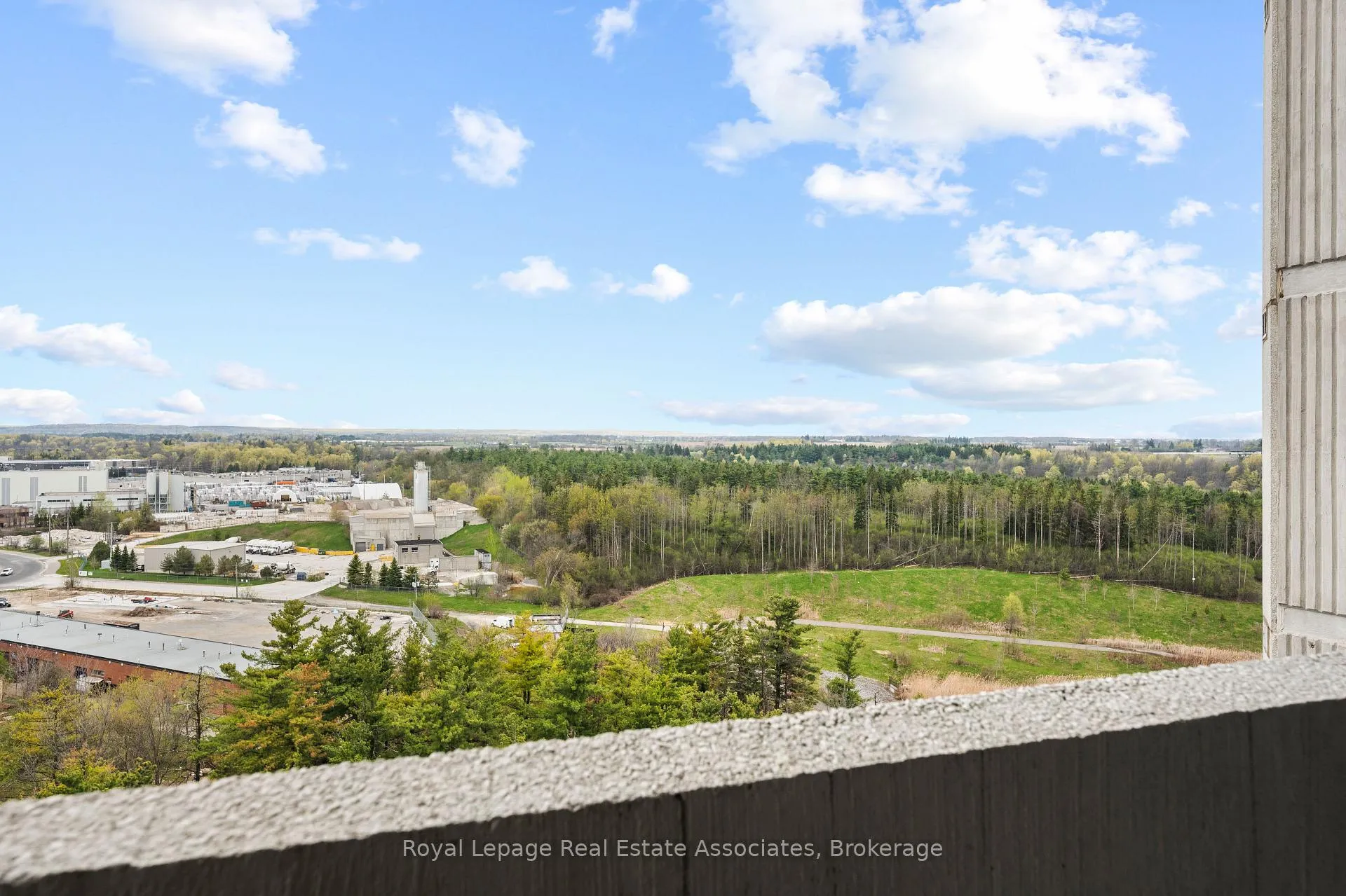 Photo 28 of Unit 1402, 20 Mcfarlane Drive, Halton Hills, Georgetown — HOMEH