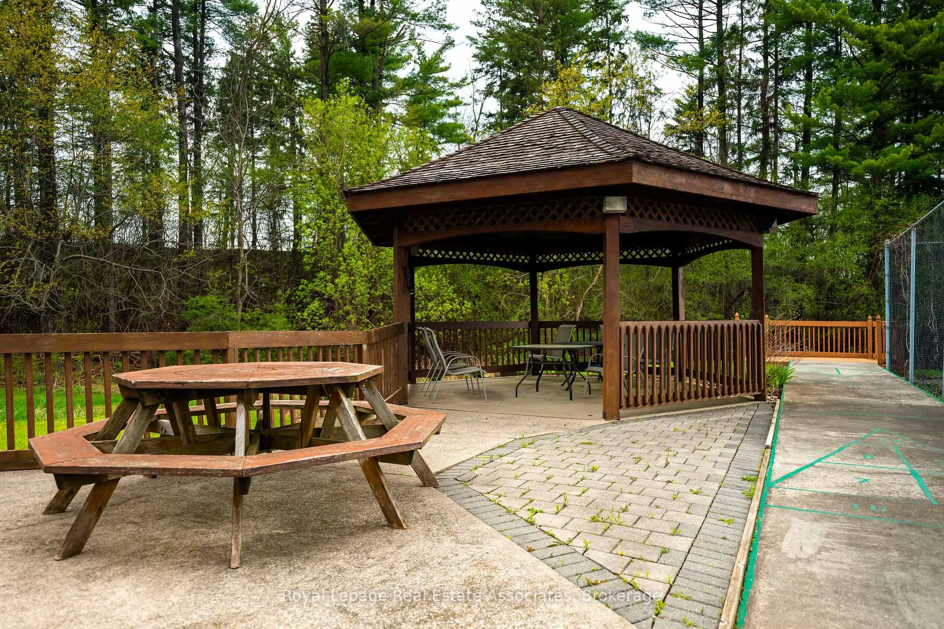 Photo 36 of Unit 1402, 20 Mcfarlane Drive, Halton Hills, Georgetown — HOMEH