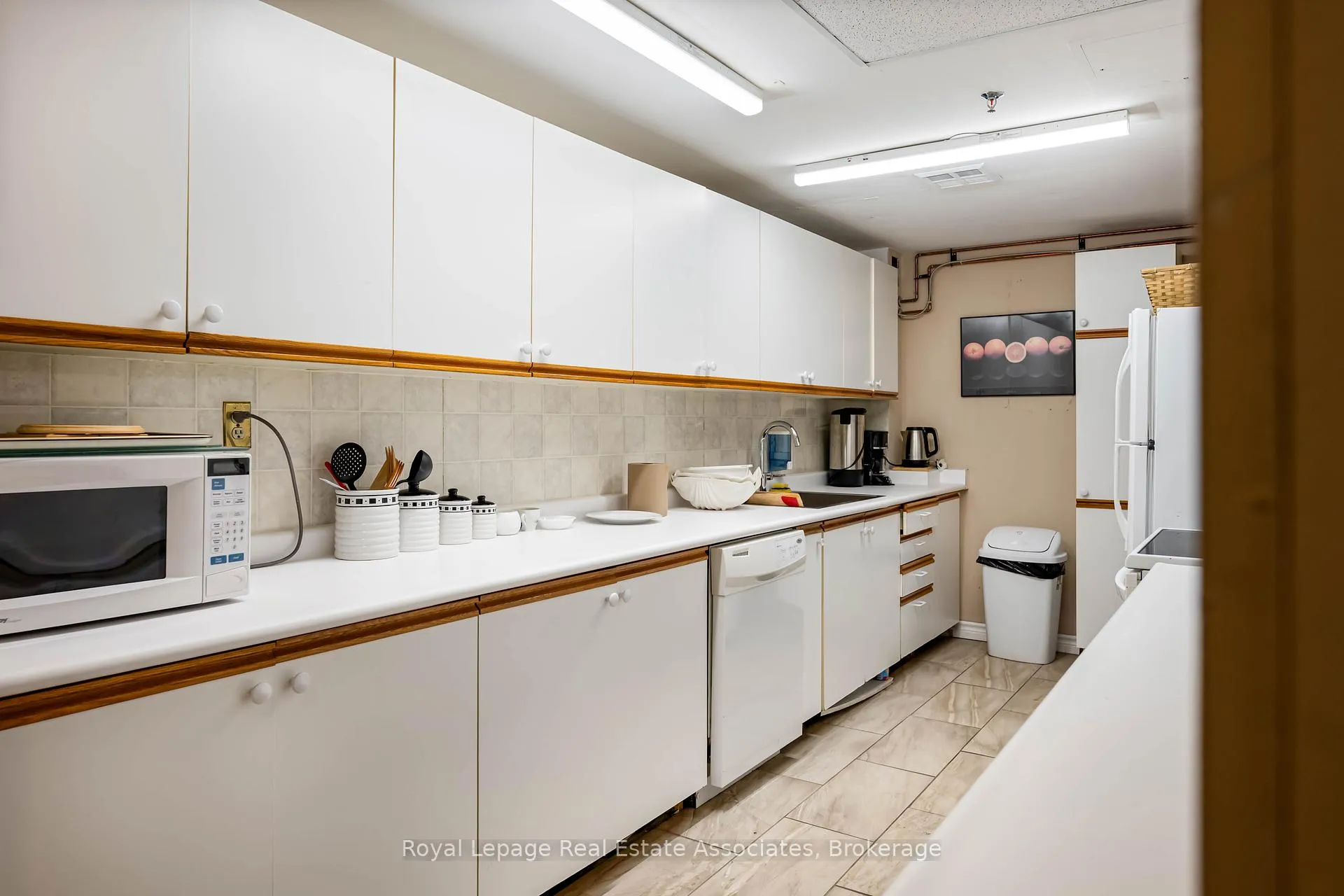 Photo 41 of Unit 1402, 20 Mcfarlane Drive, Halton Hills, Georgetown — HOMEH