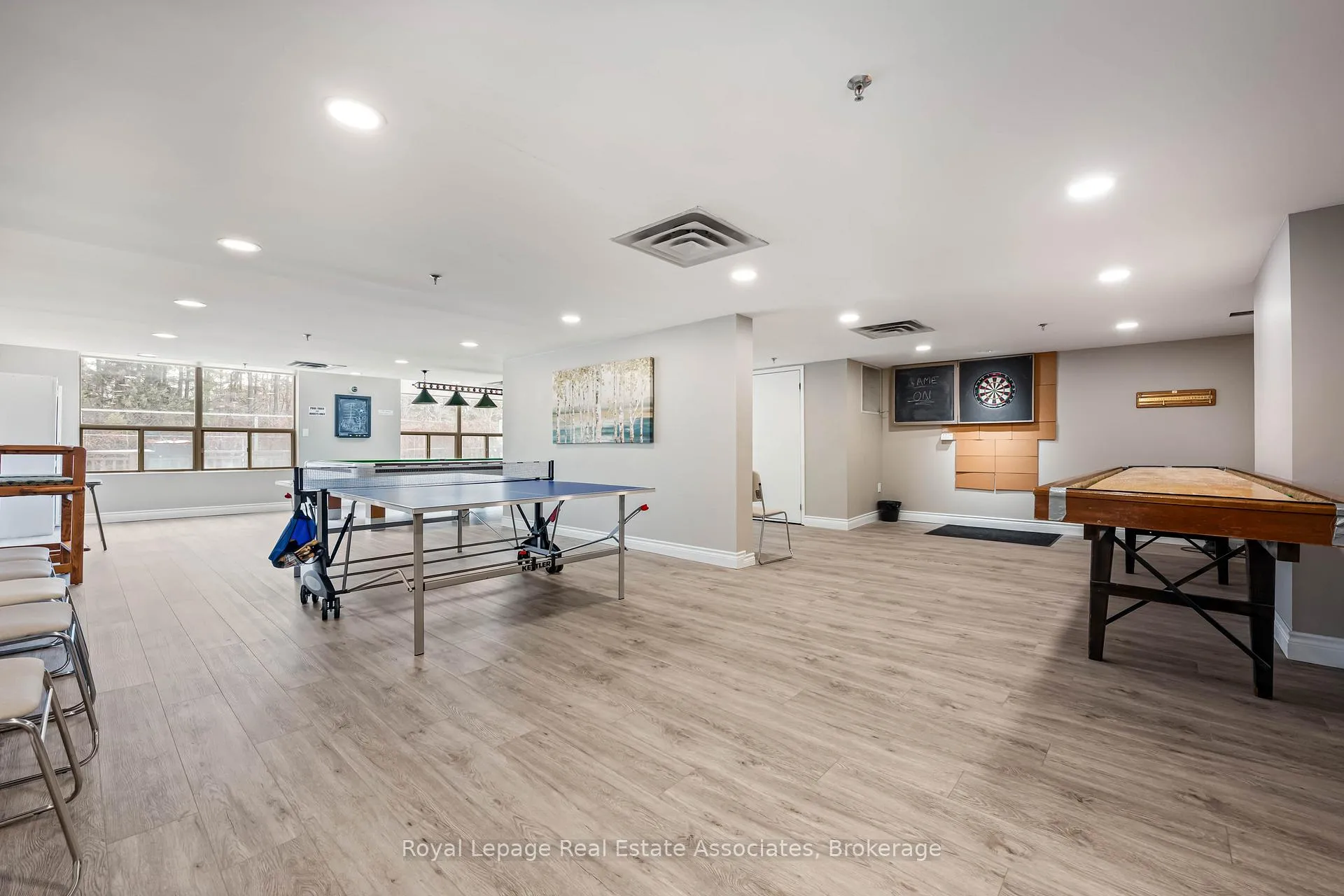 Photo 43 of Unit 1402, 20 Mcfarlane Drive, Halton Hills, Georgetown — HOMEH