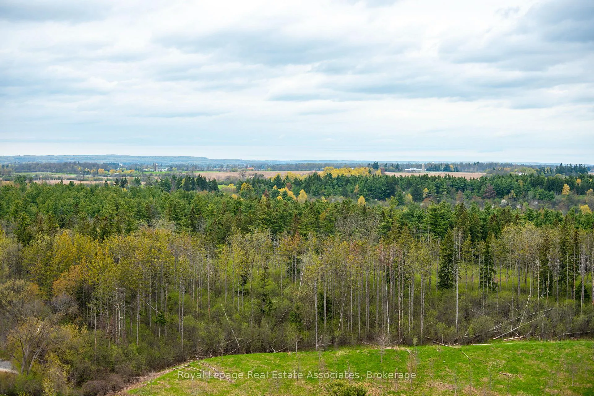 Photo 50 of Unit 1402, 20 Mcfarlane Drive, Halton Hills, Georgetown — HOMEH