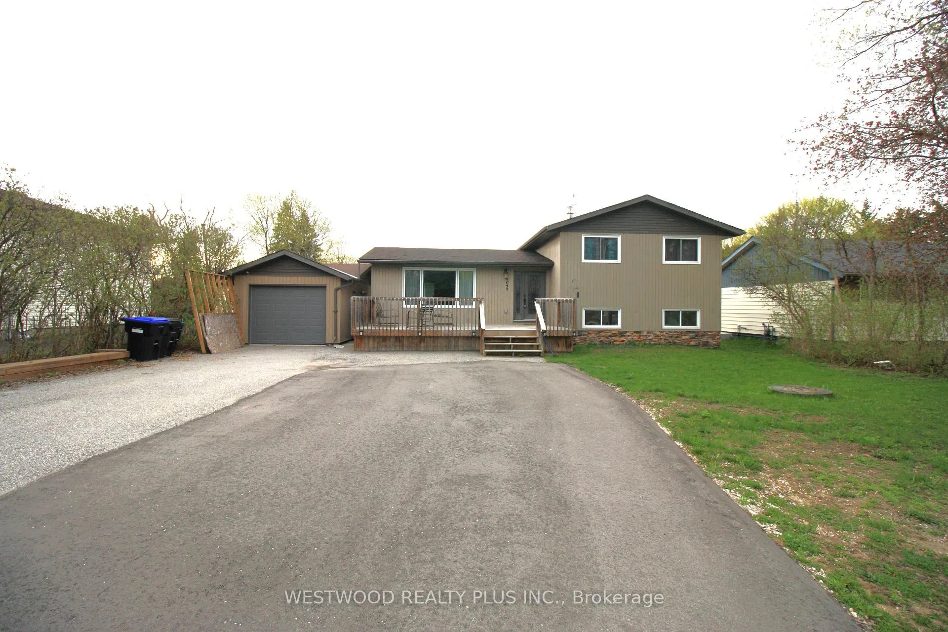 Photo 1 of 1042 Goshen Road, Innisfil, Alcona — HOMEH