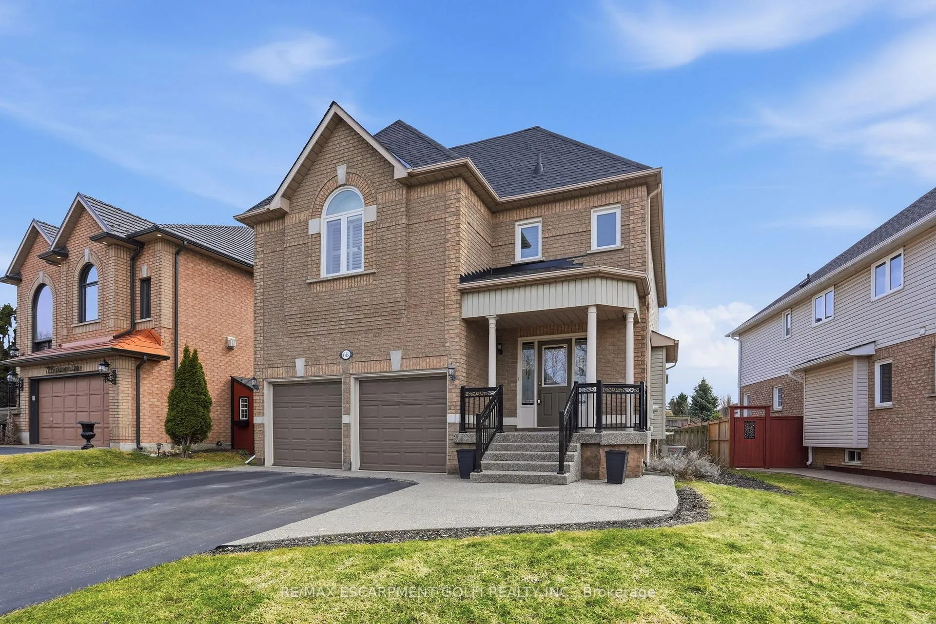 Photo 3 of 68 Rockhaven Lane, Hamilton, Waterdown — HOMEH