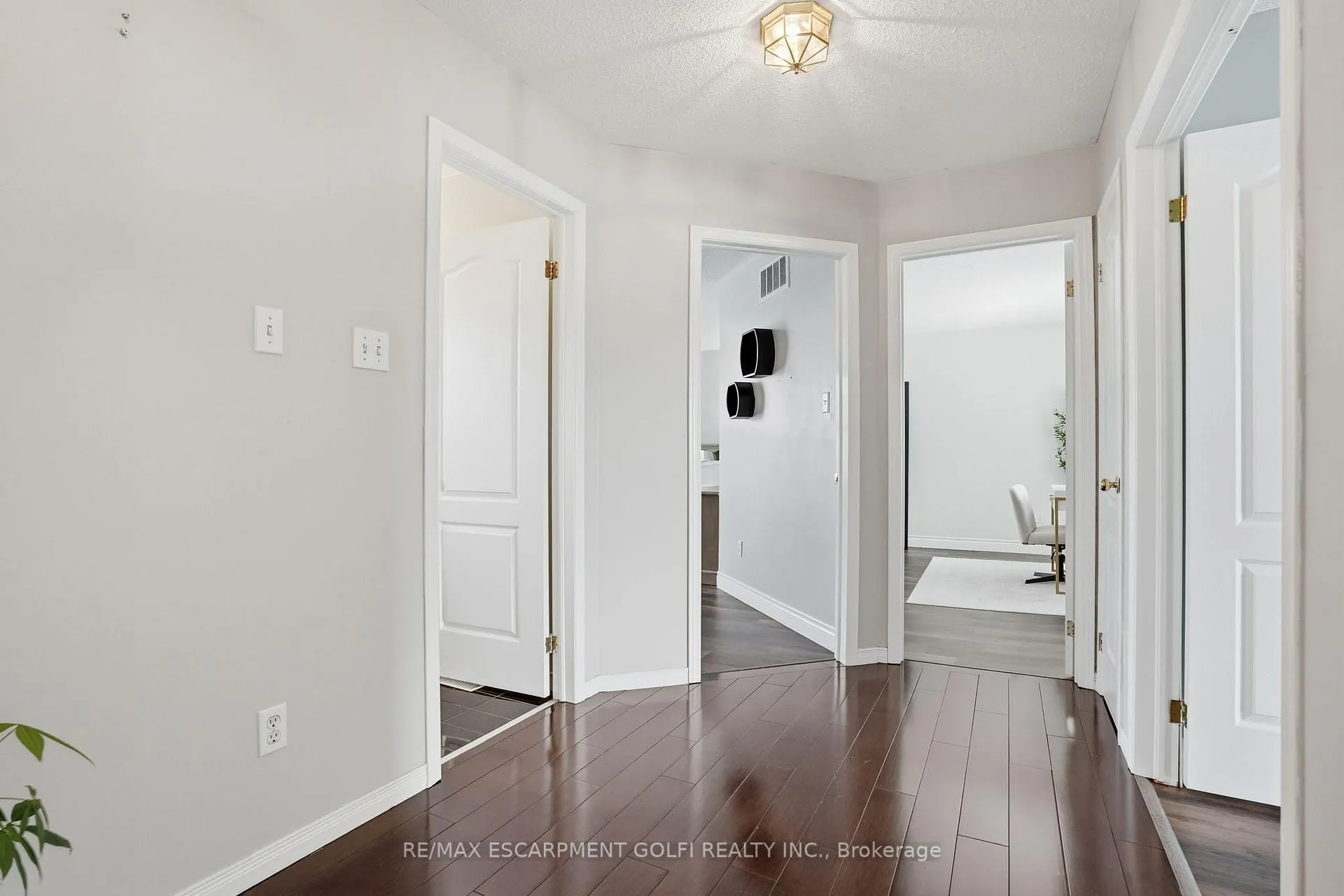 Photo 17 of 68 Rockhaven Lane, Hamilton, Waterdown — HOMEH