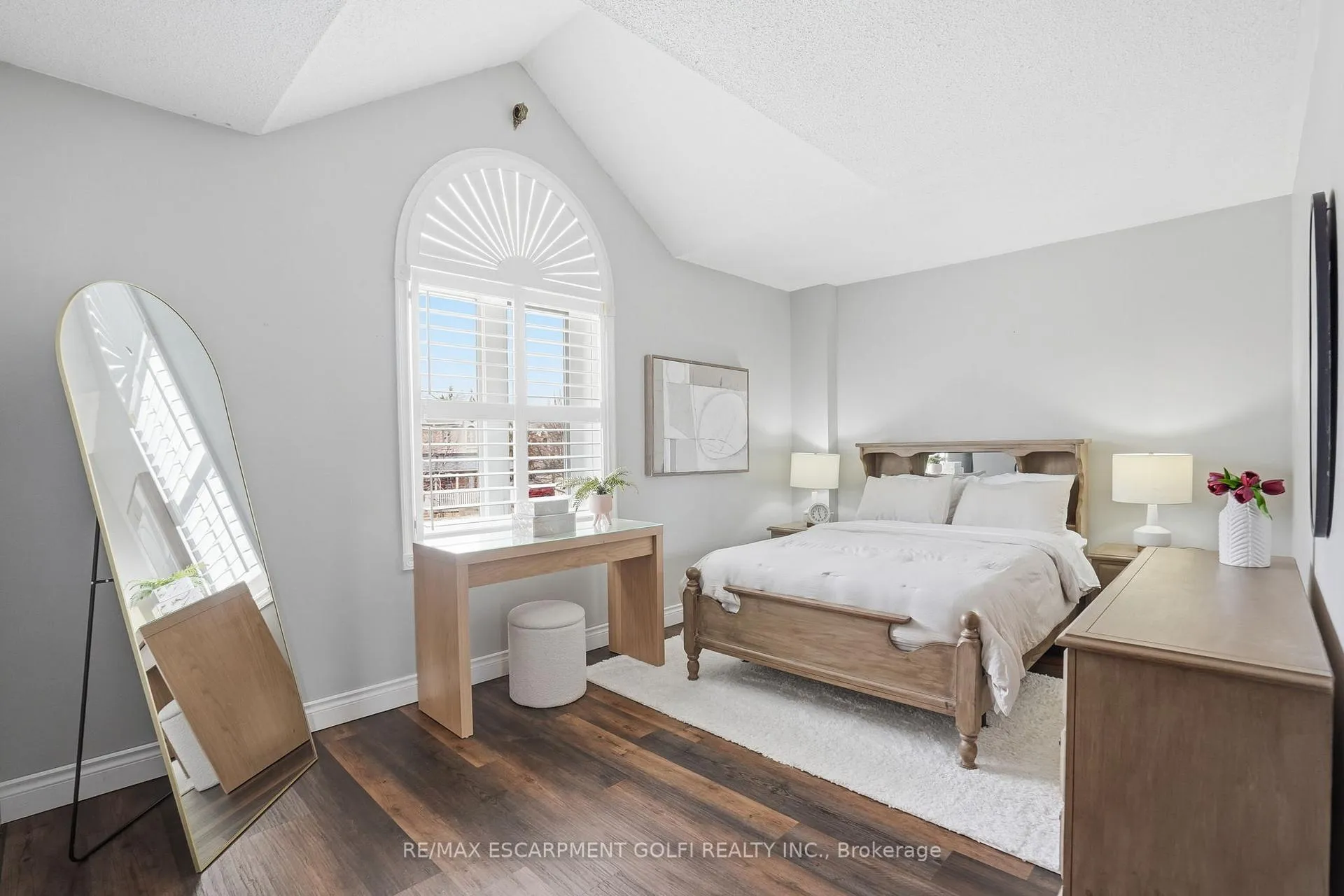 Photo 18 of 68 Rockhaven Lane, Hamilton, Waterdown — HOMEH